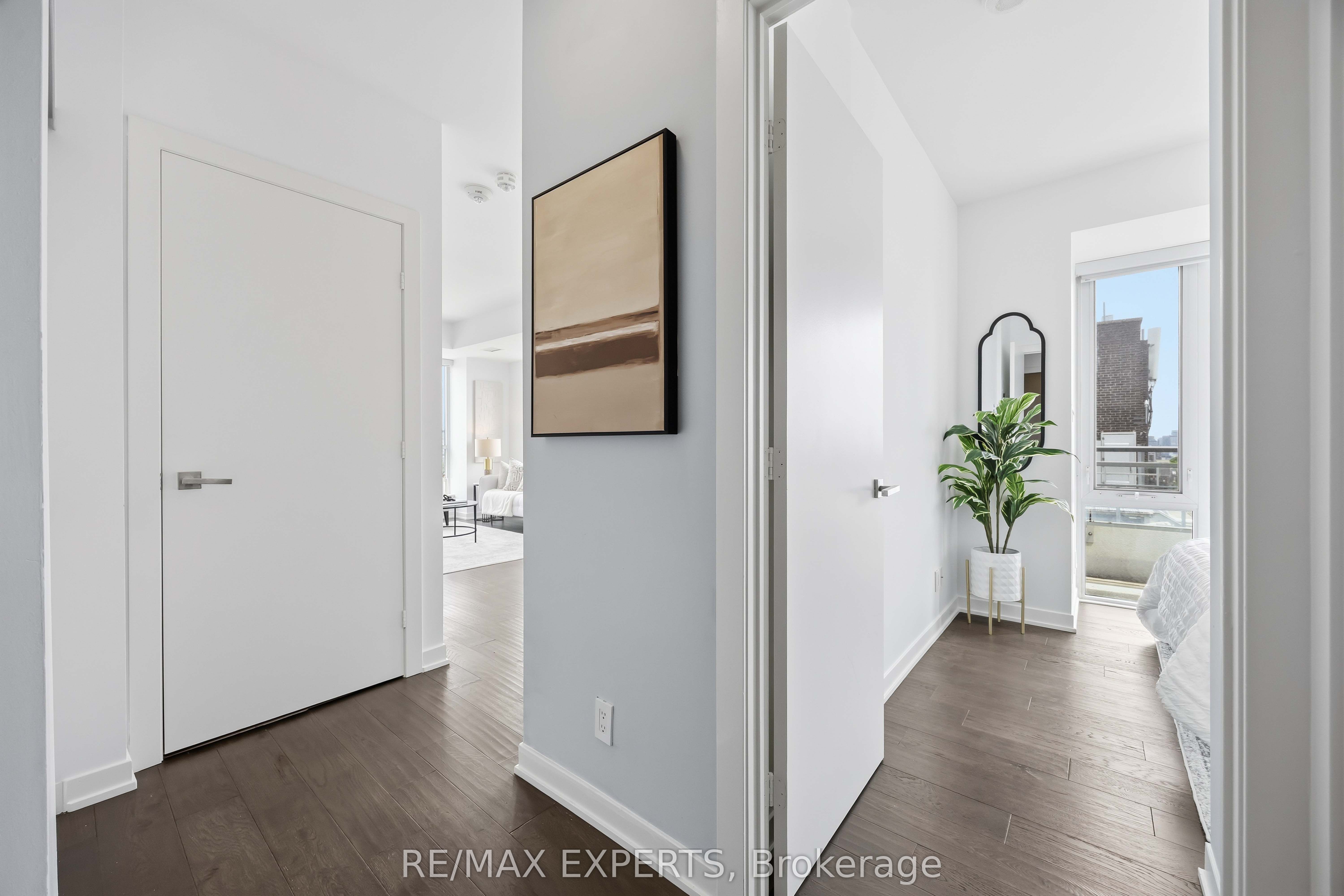 223 St Clair Avenue W 1007, Toronto, ON M4V 0A5 photo 4
