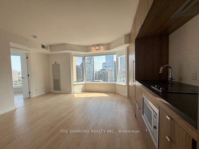 155 Yorkville Avenue 2104, Toronto, ON M5R 1C4 photo 3