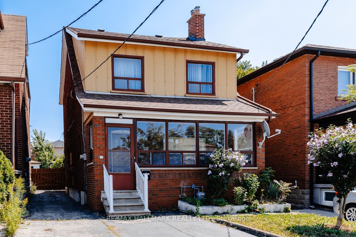 511 Northcliffe Boulevard, Toronto, ON M6E 3L4 photo 2