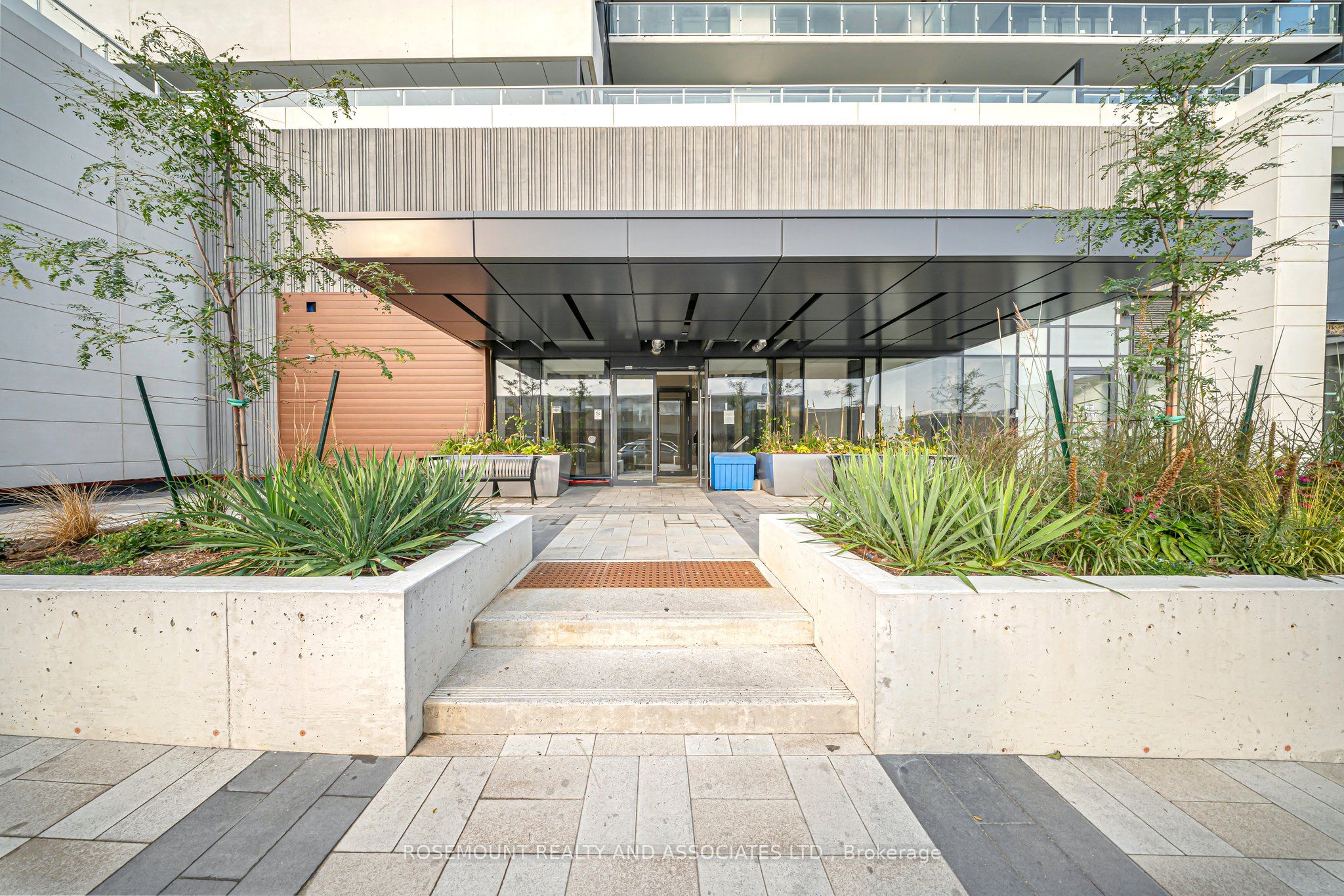 50 O'Neill Road 504, Toronto, ON M3C 0R1 photo 2