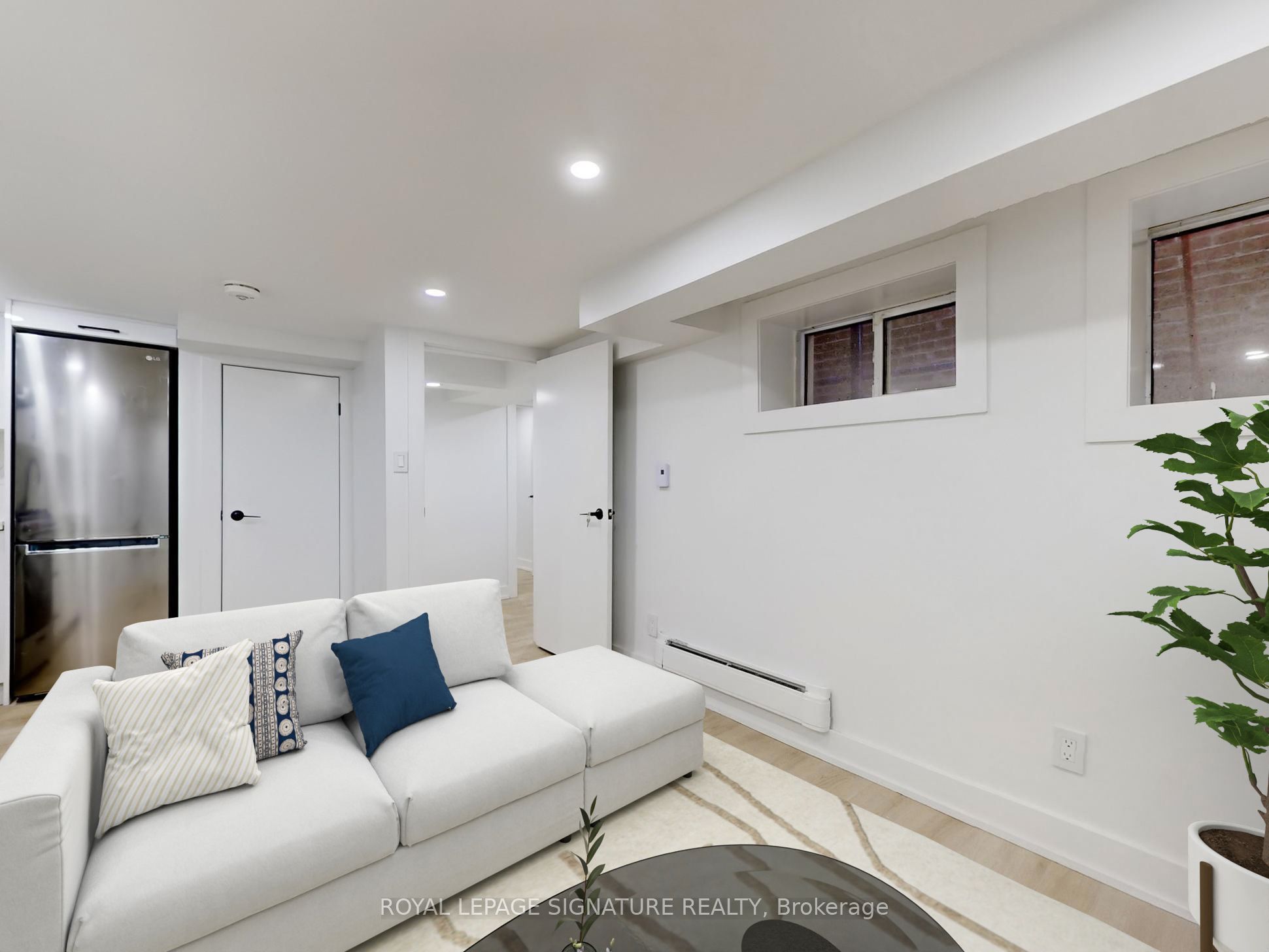 250 Major Street Lower B, Toronto, ON M5S 2L6 photo 2