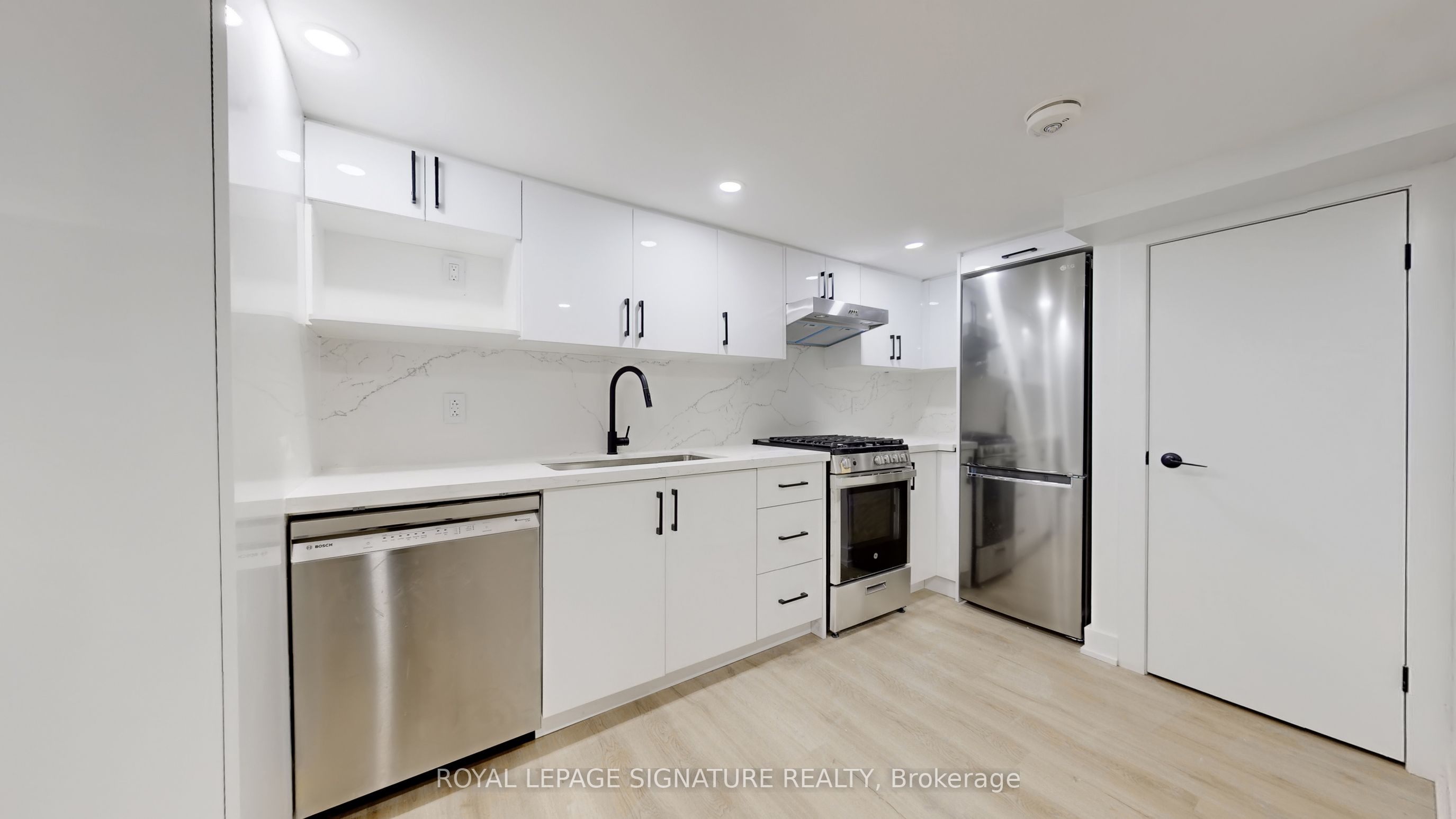 250 Major Street Lower B, Toronto, ON M5S 2L6 photo 5