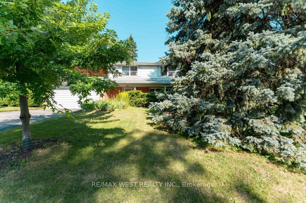 2 Robinter Drive, Toronto, ON M2M 3P9 photo 5