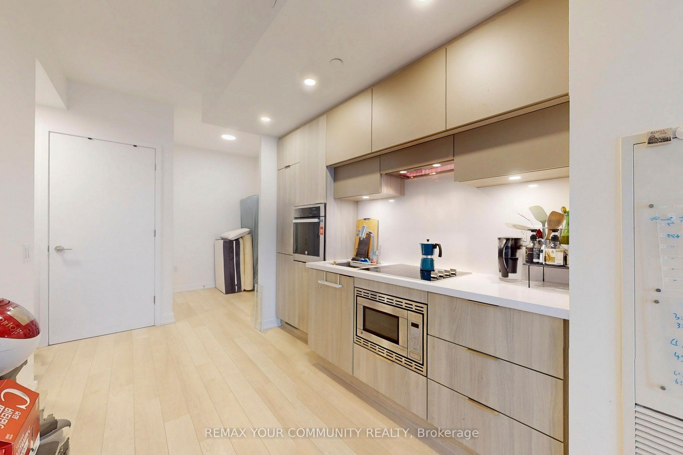 39 Roehampton Avenue 1001, Toronto, ON M4P 0G1 photo 4