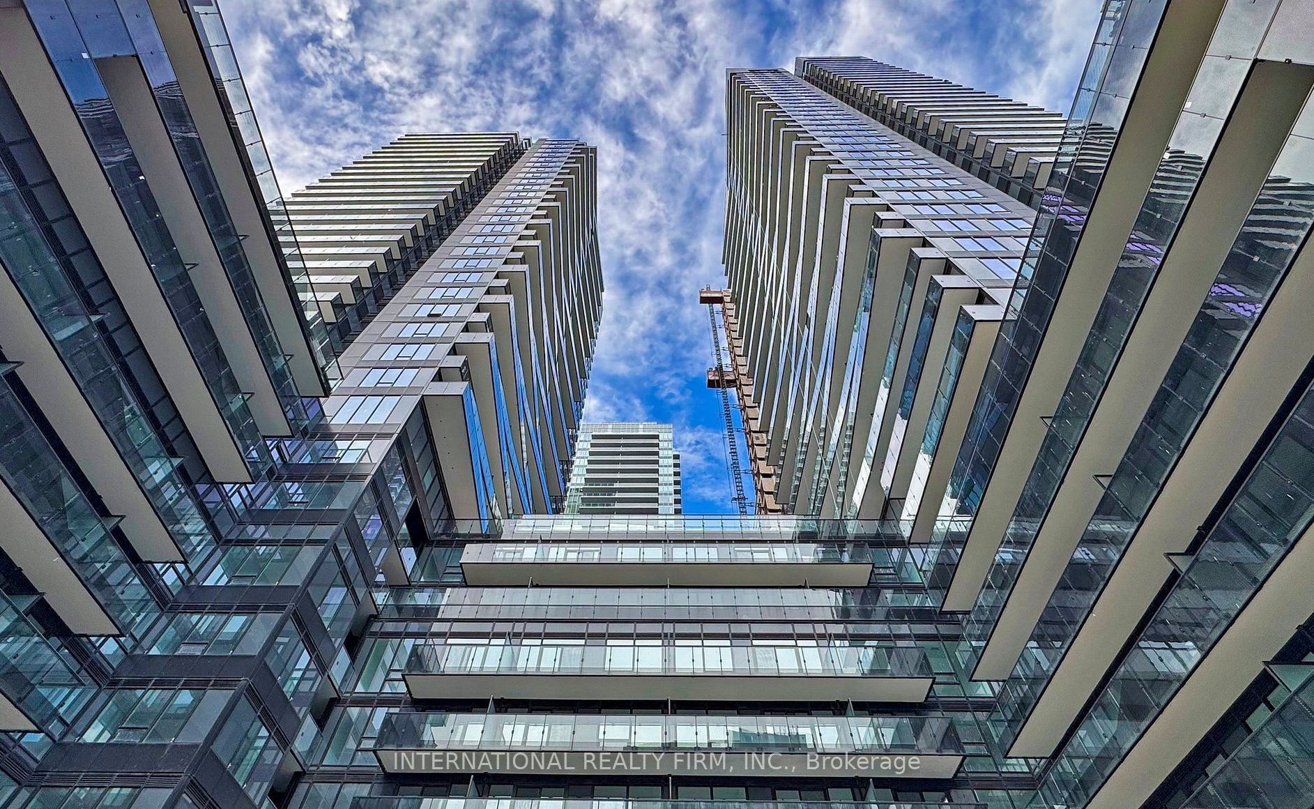 127 Broadway Avenue 1406S, Toronto, ON M4P 1V4