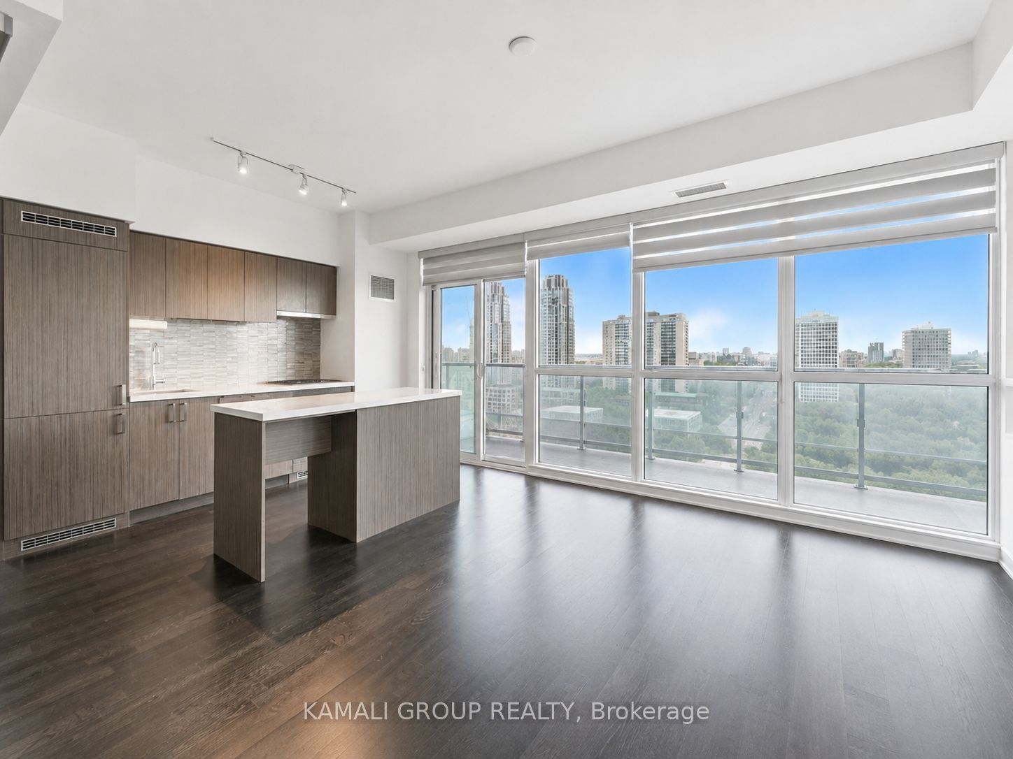 501 St Clair Avenue W 1303, Toronto, ON M5P 0A2