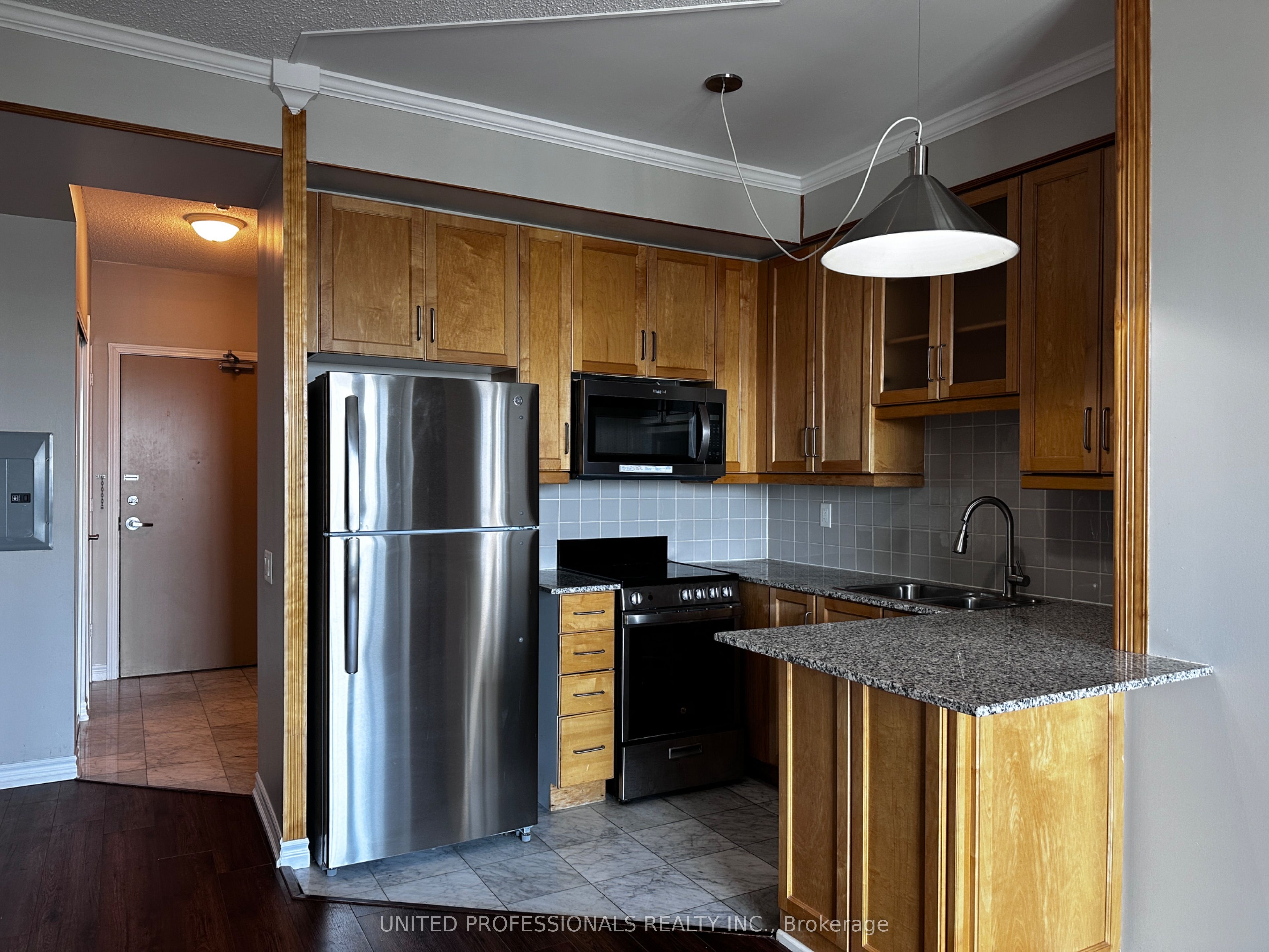 60 Byng Avenue 1812, Toronto, ON M2N 4K3 photo 5