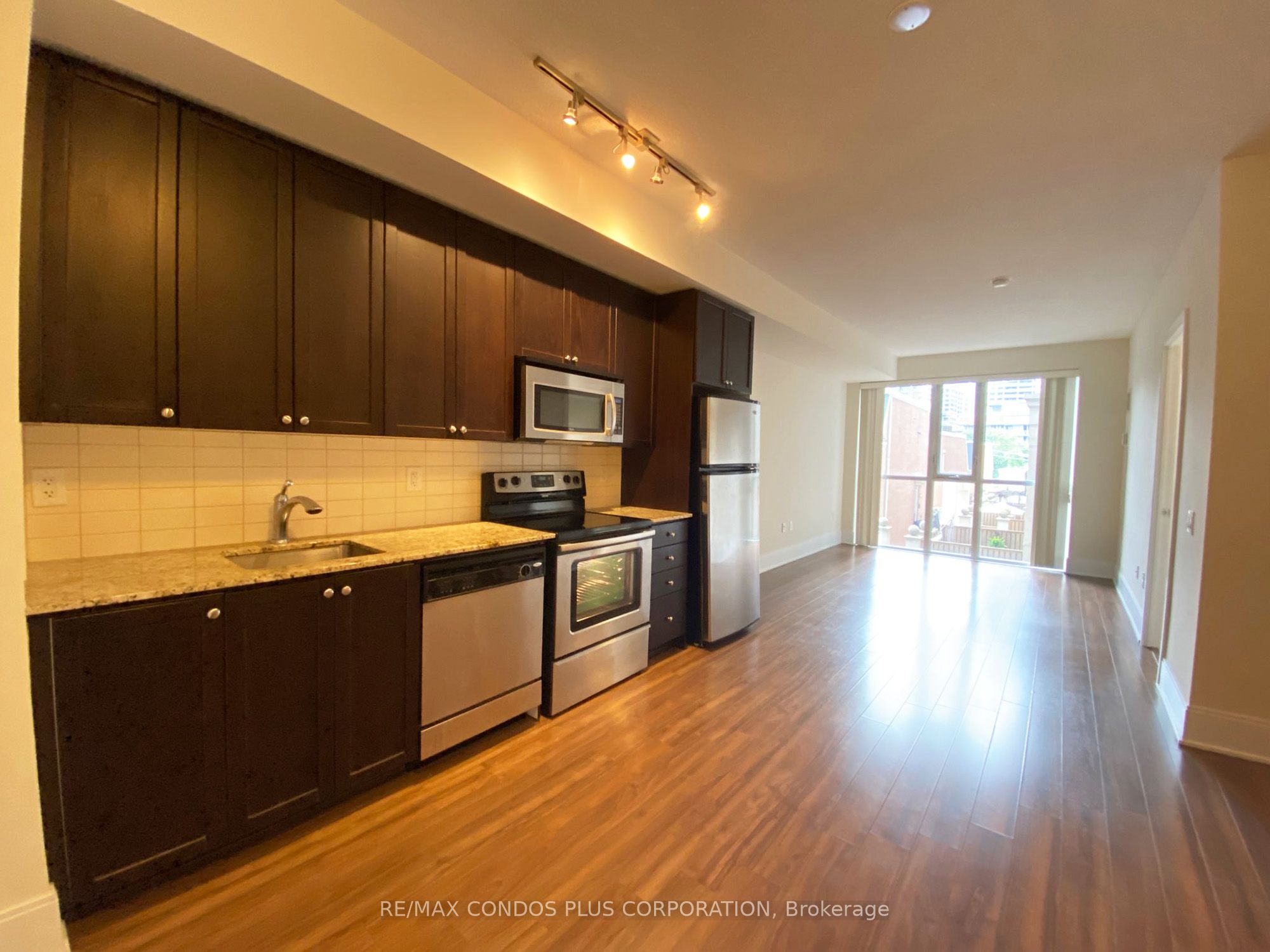 560 Front Street W 325, Toronto, ON M5V 1C1 photo 3