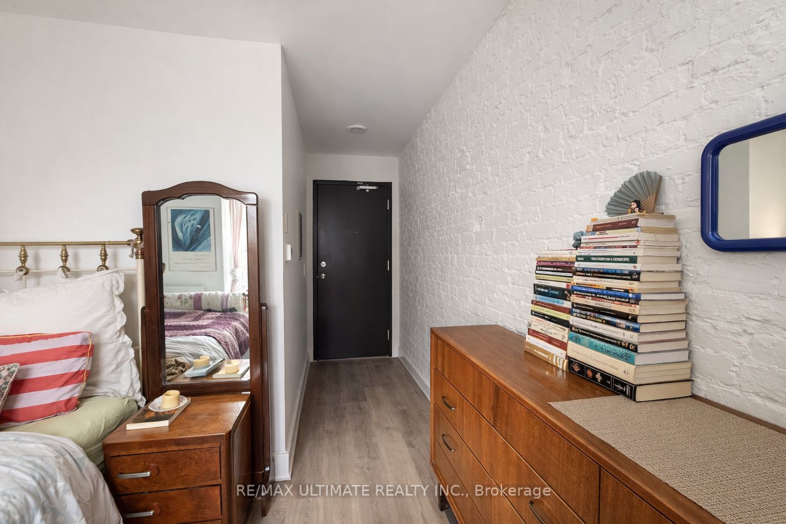 432 St Clarens Avenue 301, Toronto, ON M6H 3W3 photo 4