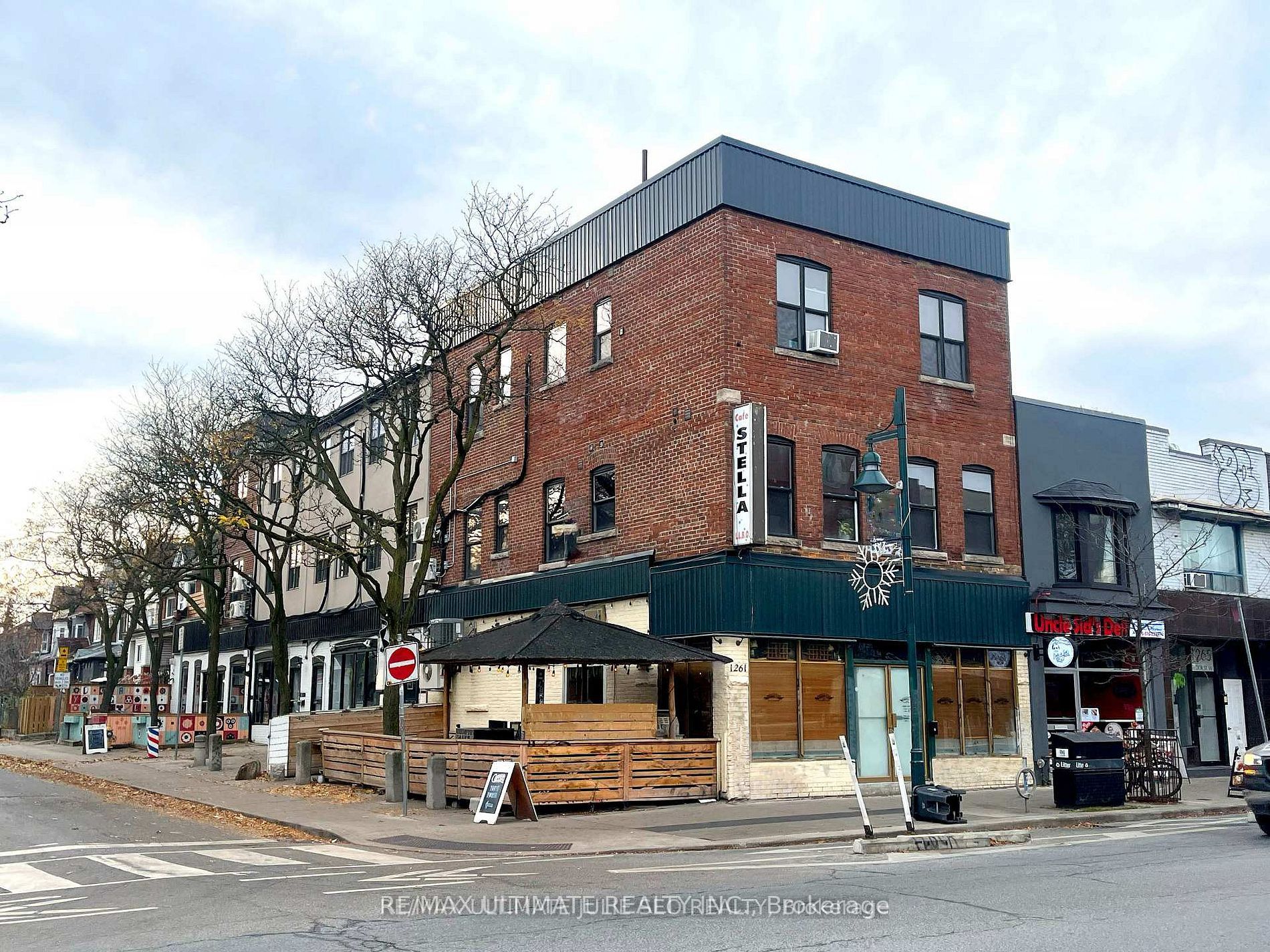 432 St Clarens Avenue 203, Toronto, ON M6H 3W3