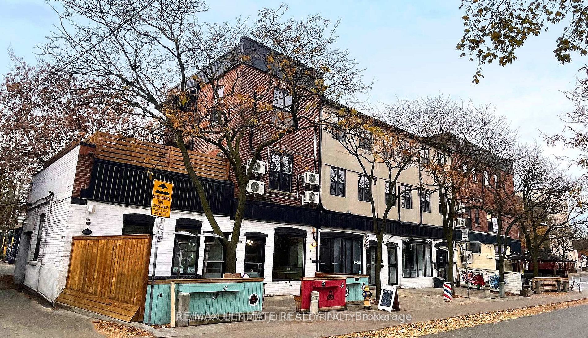 432 St Clarens Avenue 203, Toronto, ON M6H 3W3 photo 2