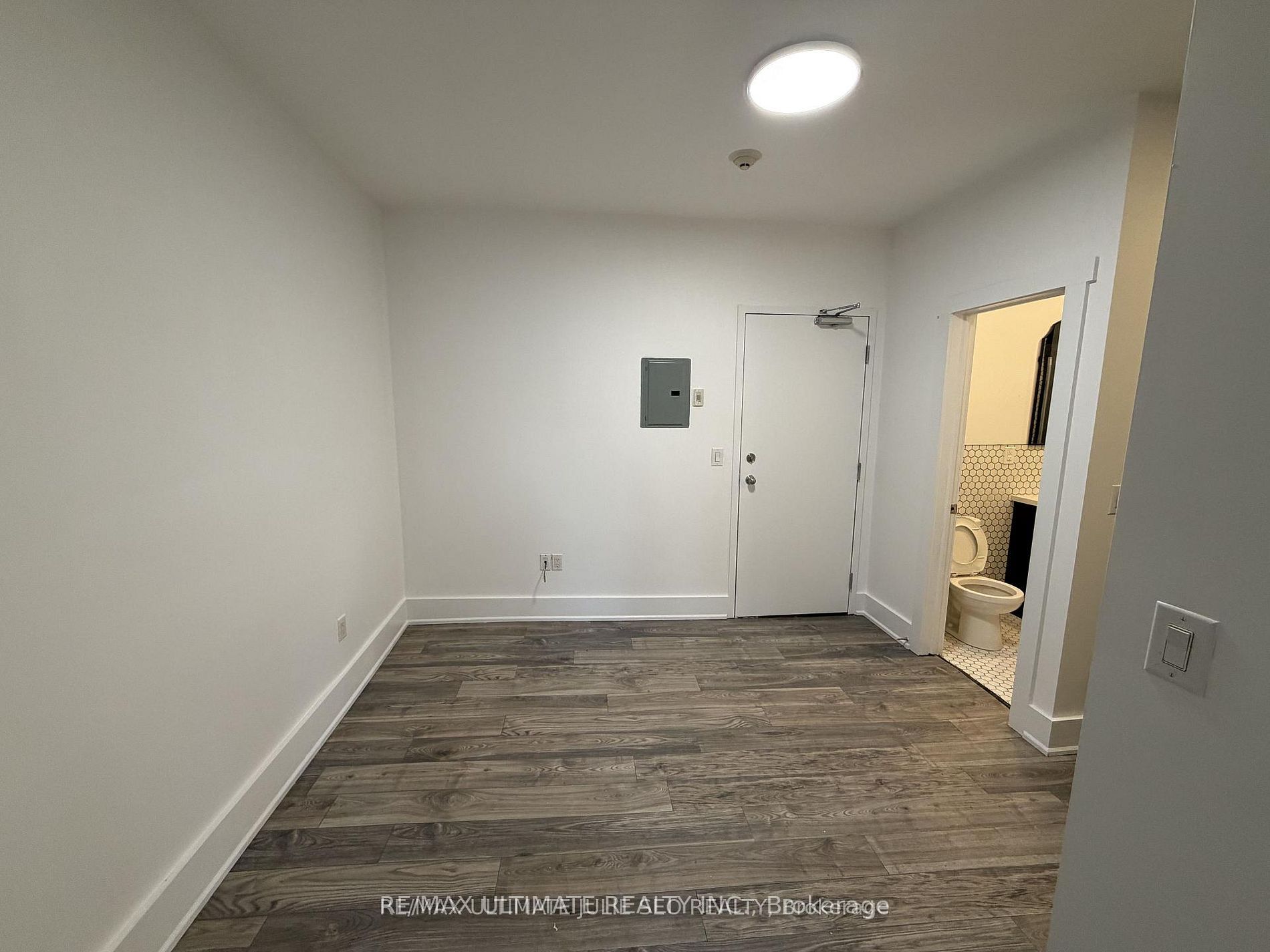432 St Clarens Avenue 203, Toronto, ON M6H 3W3 photo 3