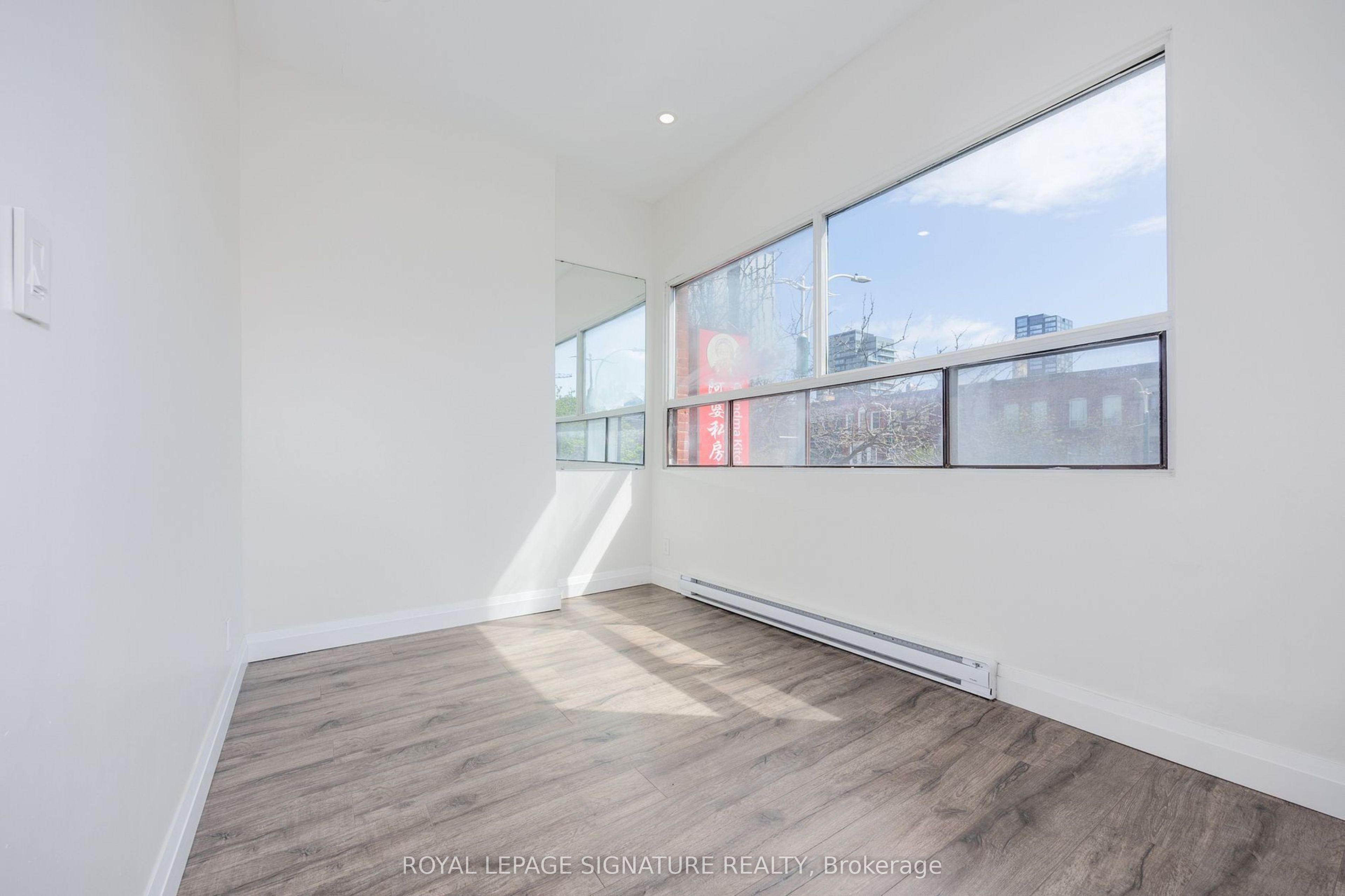 414 Spadina Avenue 2nd Floor, Toronto, ON M5T 2G7 photo 2