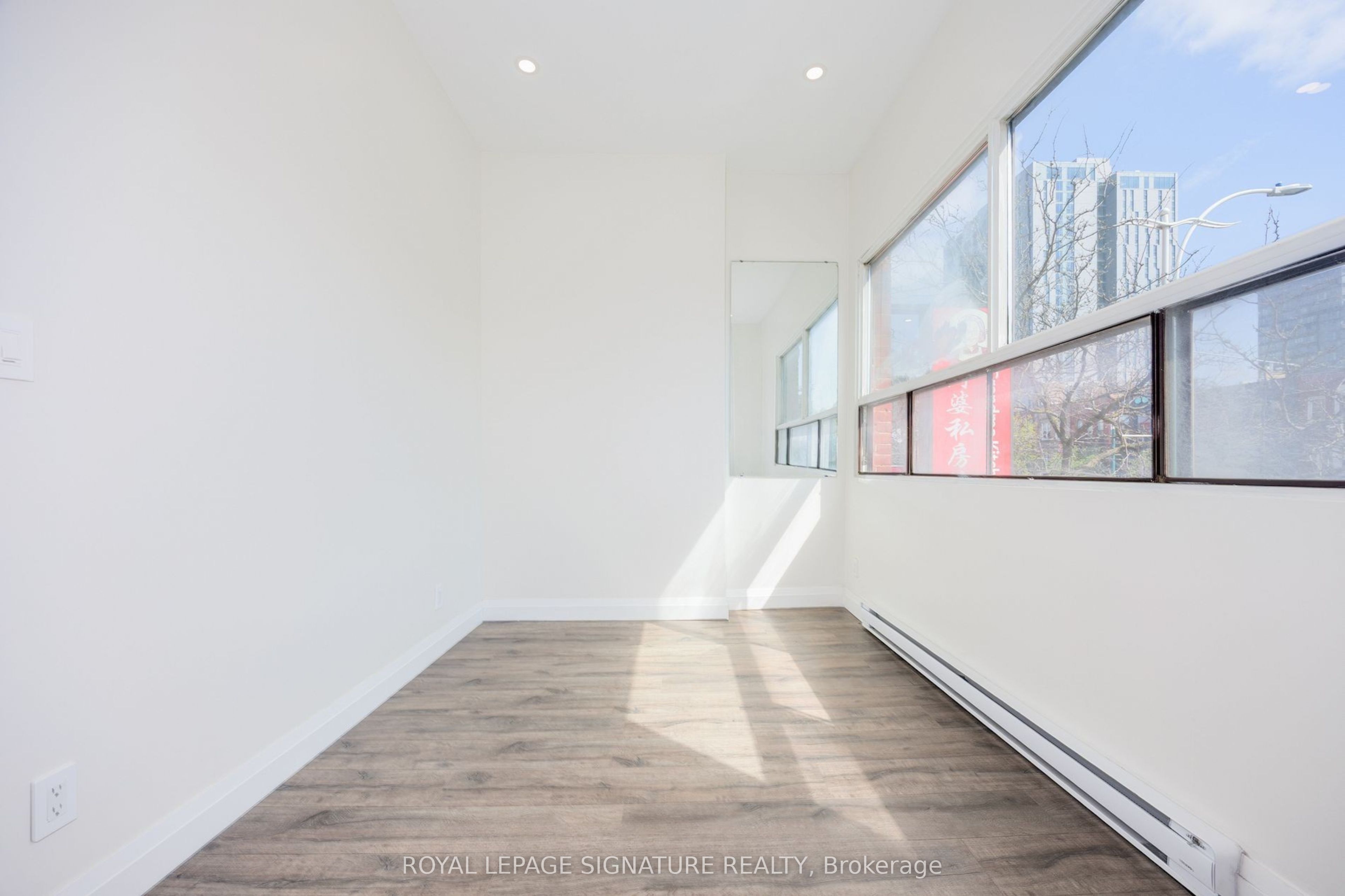 414 Spadina Avenue 2nd Floor, Toronto, ON M5T 2G7 photo 3