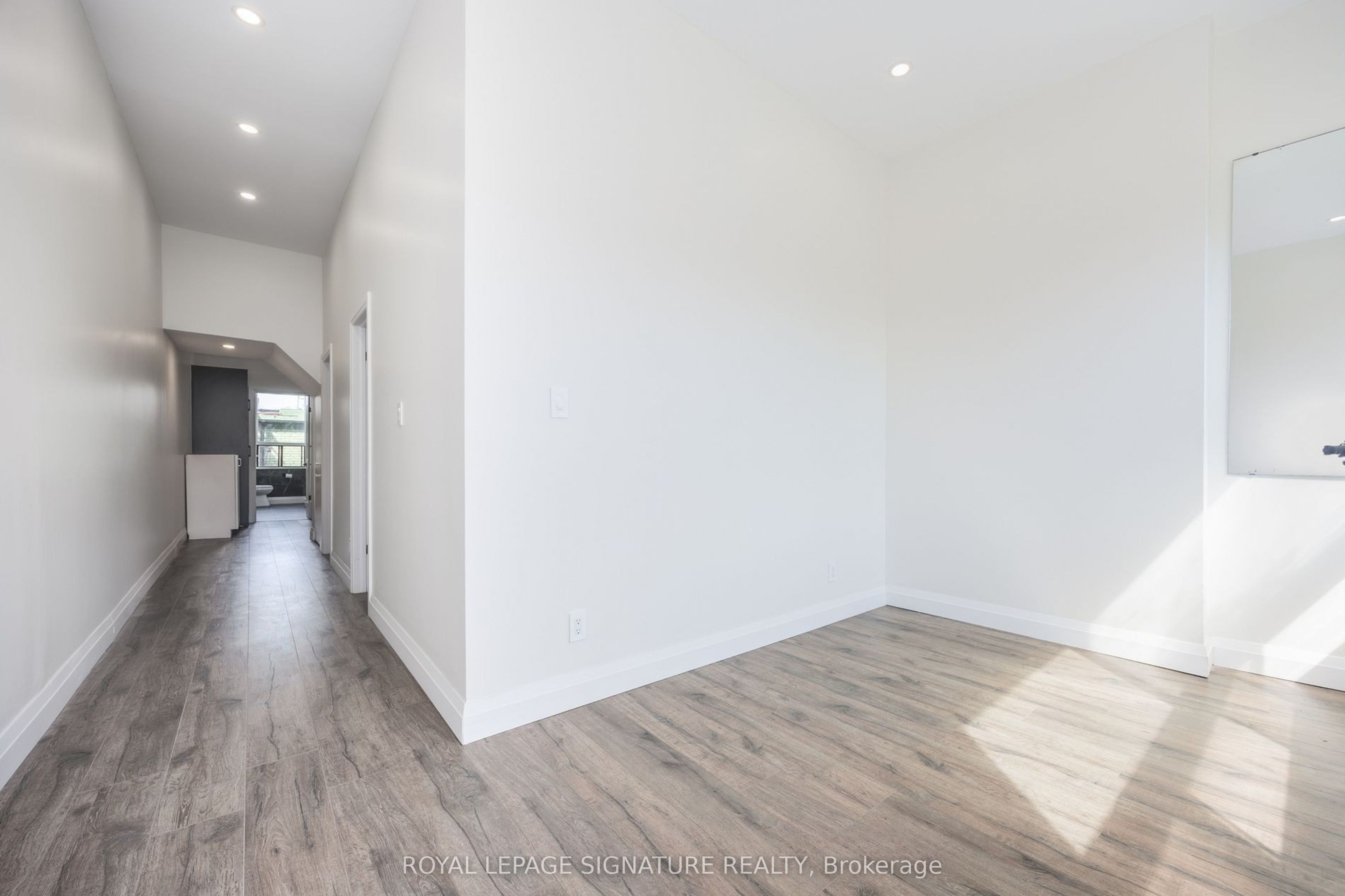 414 Spadina Avenue 2nd Floor, Toronto, ON M5T 2G7 photo 4