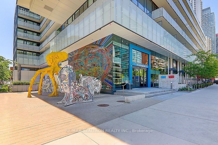 161 Roehampton Avenue 2708, Toronto, ON M4P 1P9 photo 2