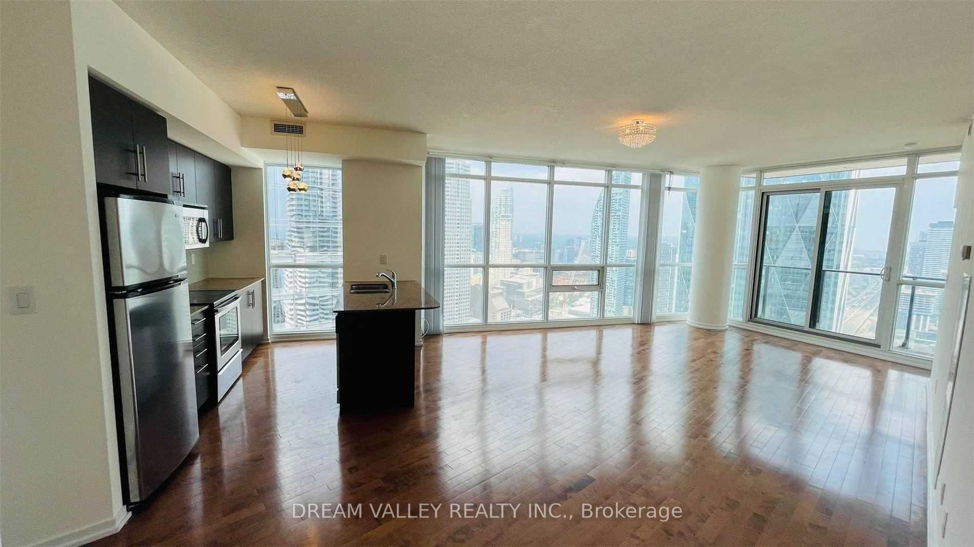 65 Bremner Boulevard 3908, Toronto, ON M5J 0A7 photo 2
