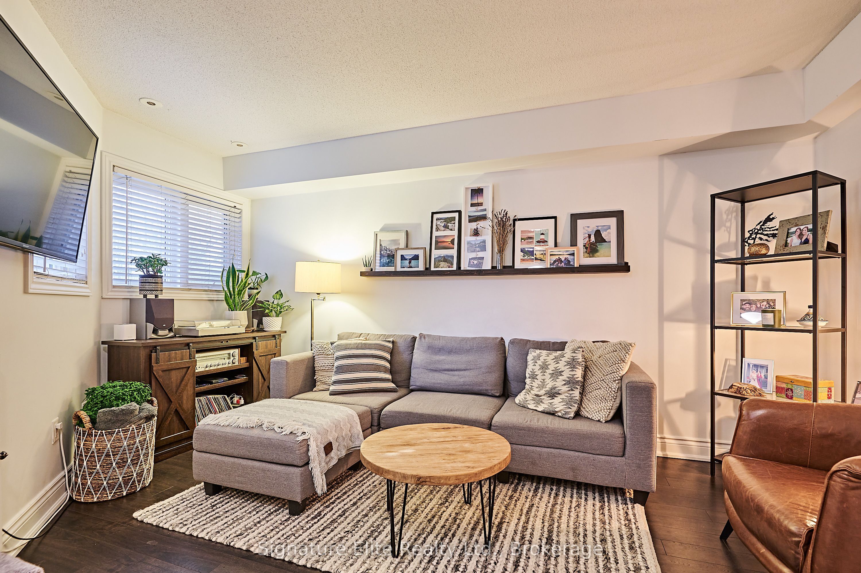 50 Merchant Lane 104, Toronto, ON M6P 4J6 photo 2