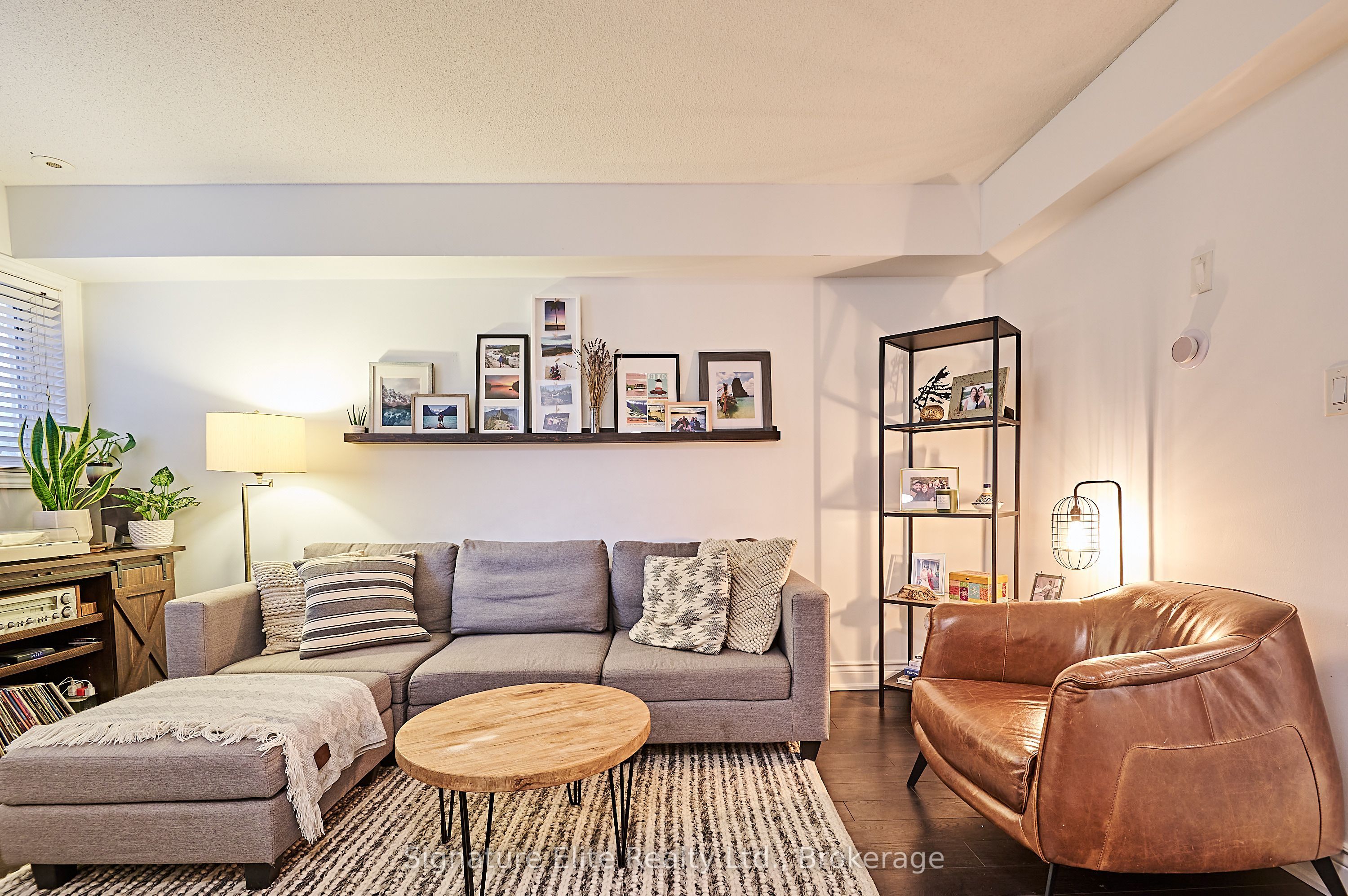 50 Merchant Lane 104, Toronto, ON M6P 4J6 photo 3
