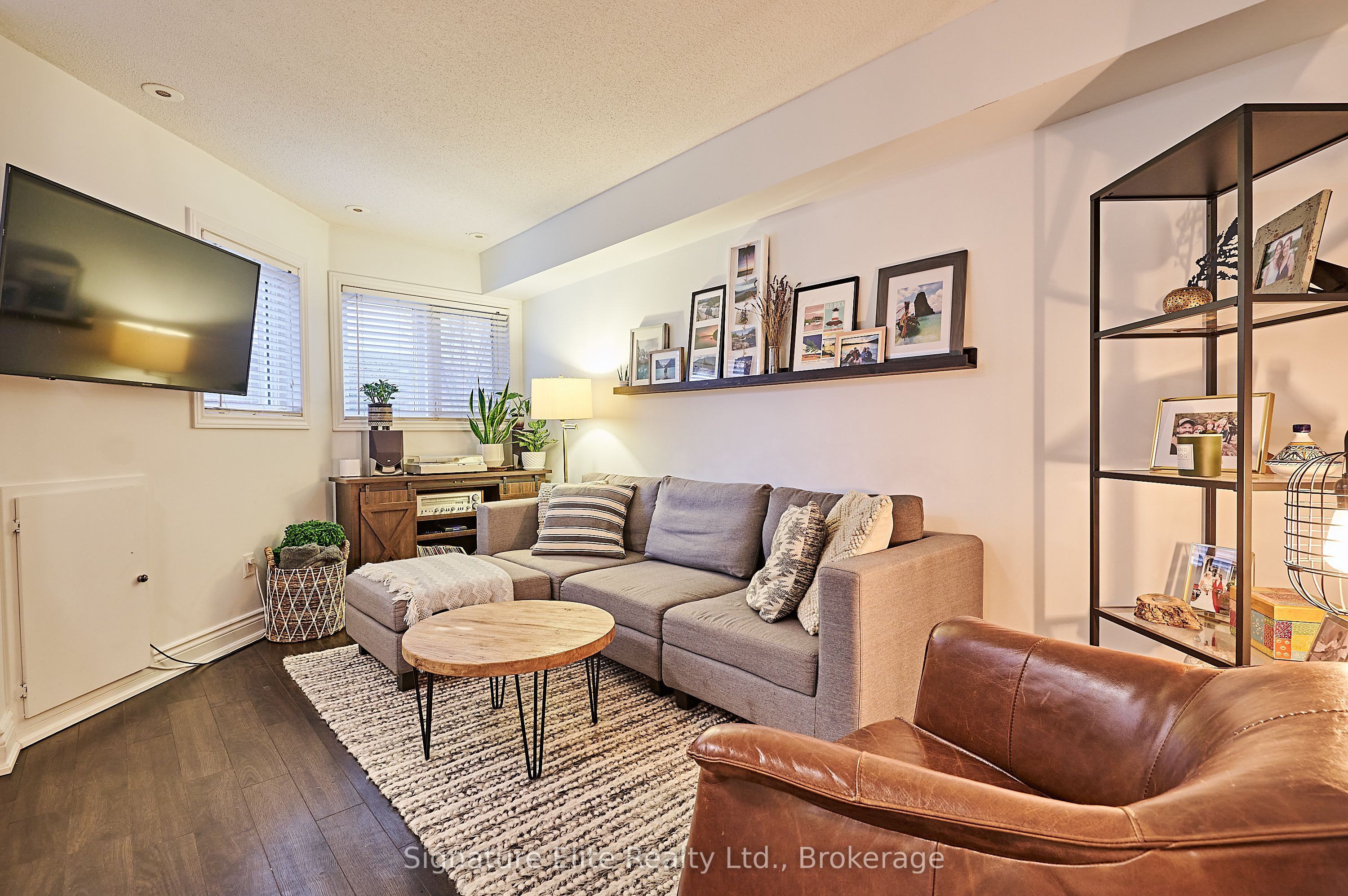 50 Merchant Lane 104, Toronto, ON M6P 4J6 photo 4