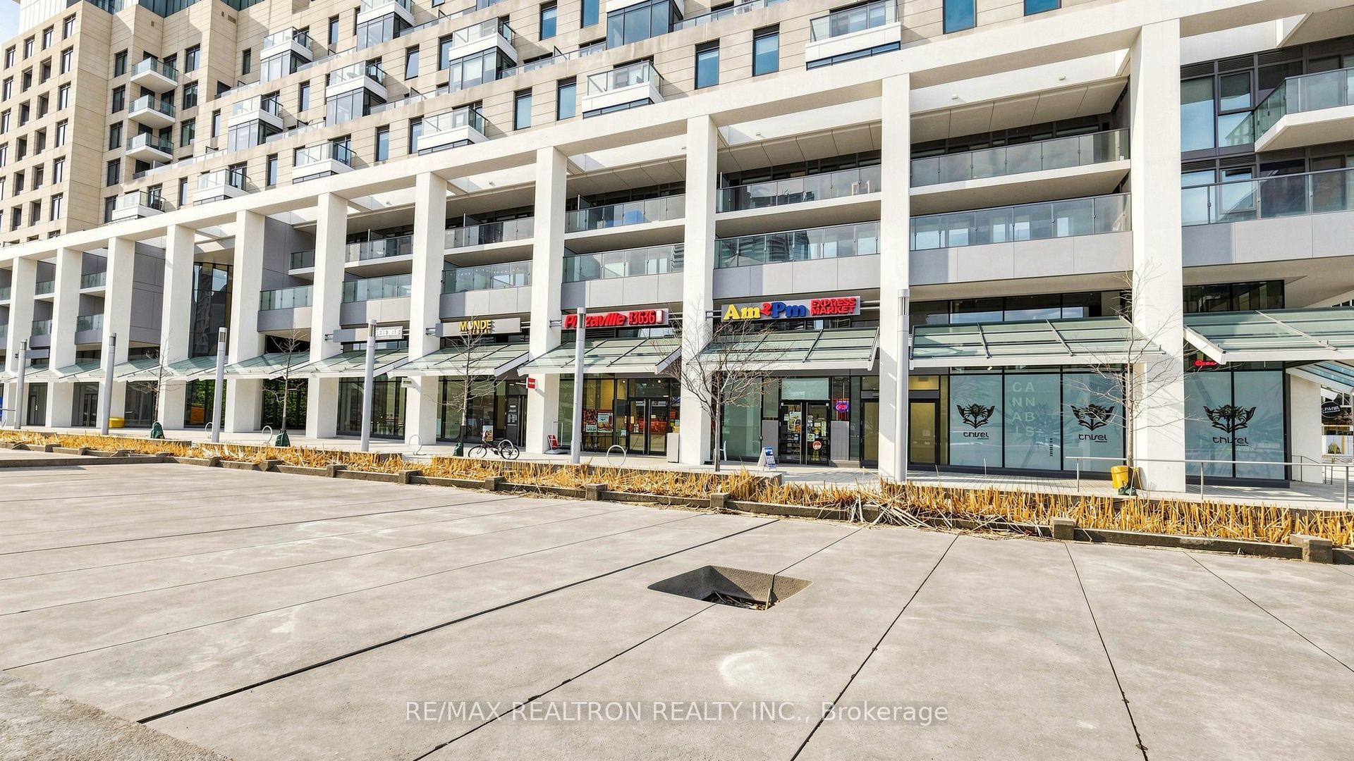 12 Bonnycastle Street 906, Toronto, ON M5A 3T7 photo 4