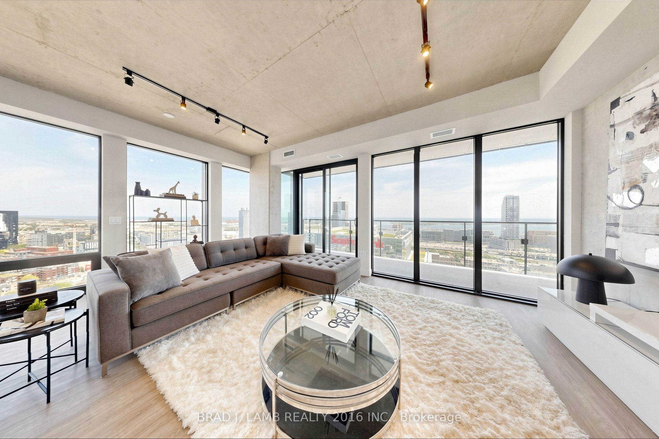 284 King Street E 2901, Toronto, ON M5A 1K4 photo 2