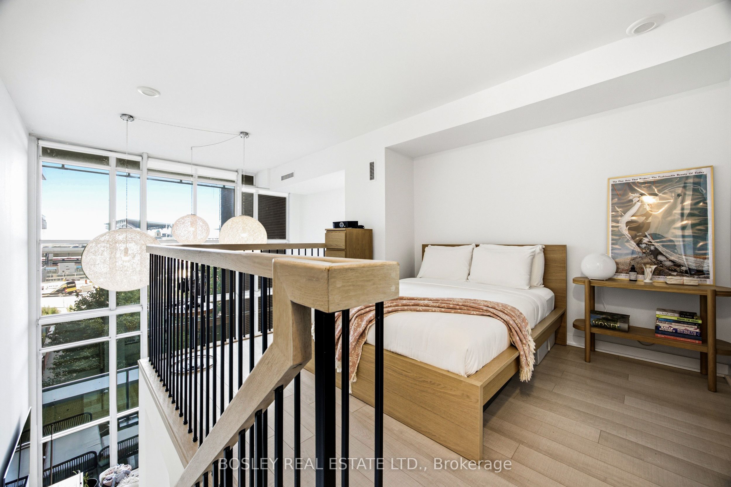 5 Hanna Avenue 302, Toronto, ON M6K 0B3 photo 4
