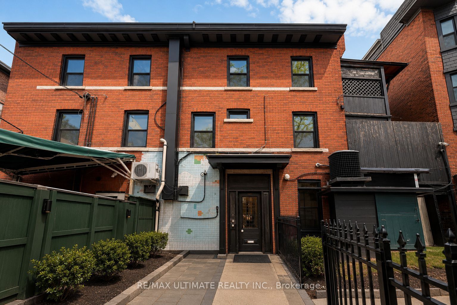 308 Brunswick Avenue 2, Toronto, ON M5R 2Z1