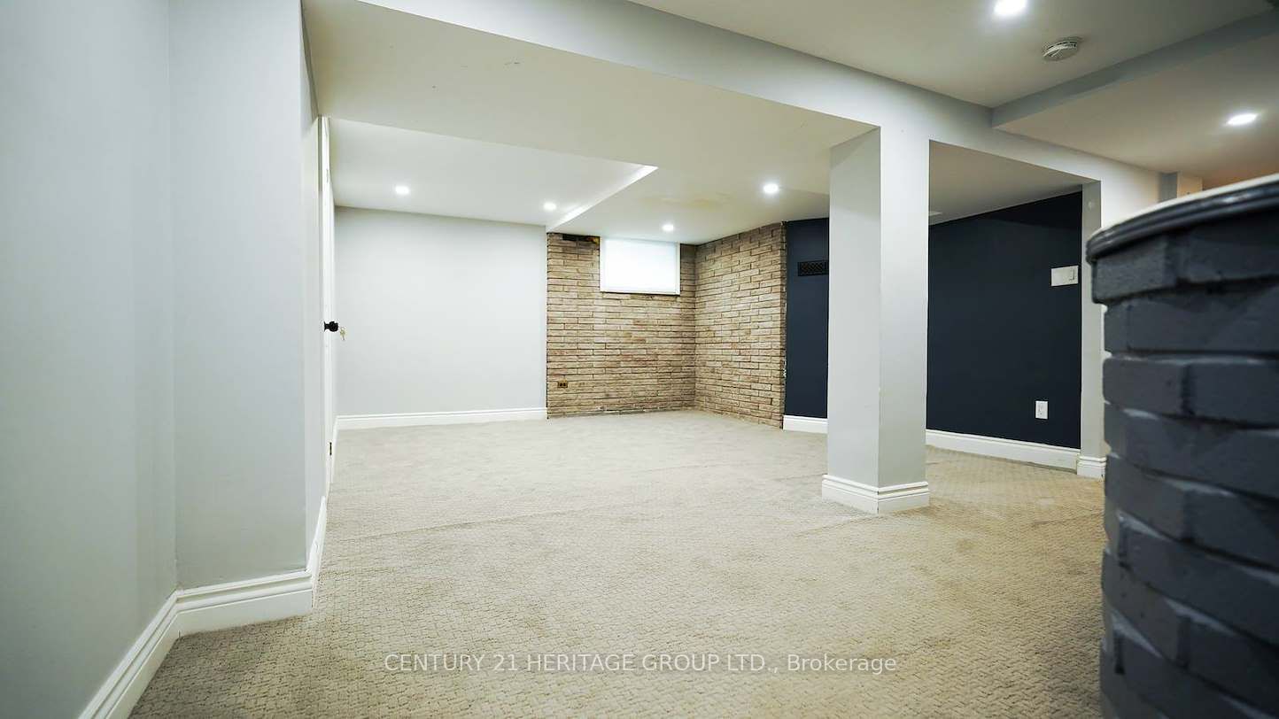 328 Moore Park Avenue Lower, Toronto, ON M2R 2R6 photo 2