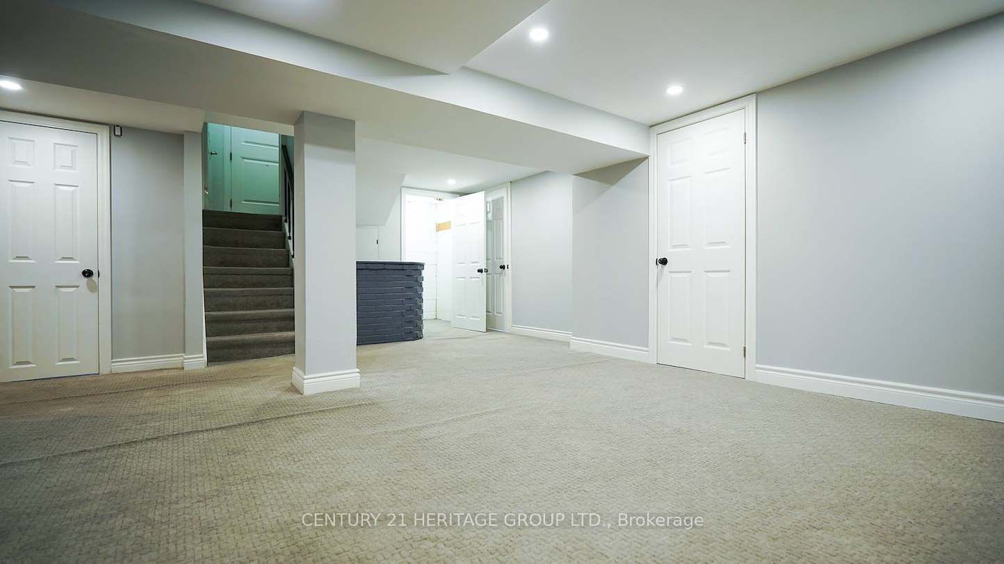 328 Moore Park Avenue Lower, Toronto, ON M2R 2R6 photo 5