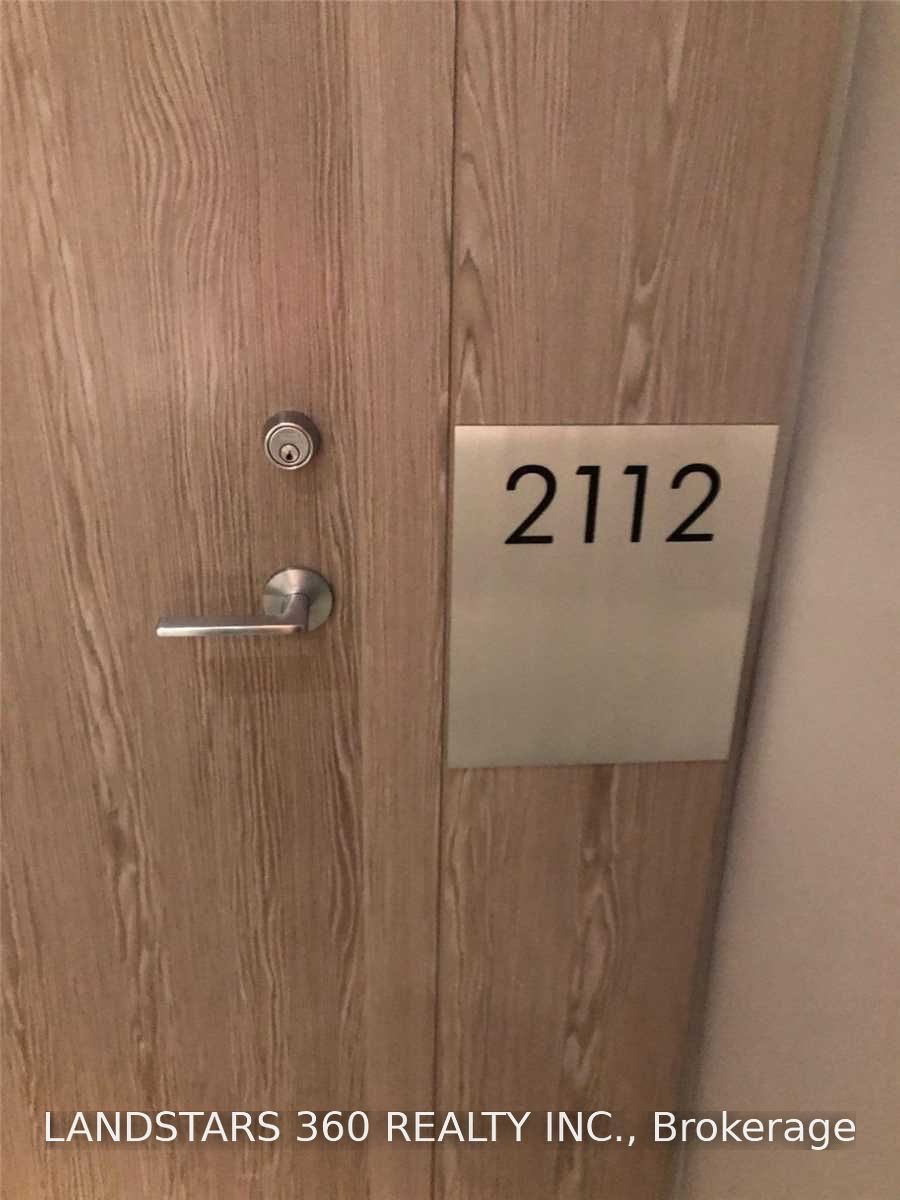 215 Queen Street W 2112, Toronto, ON M5V 0P5 photo 2