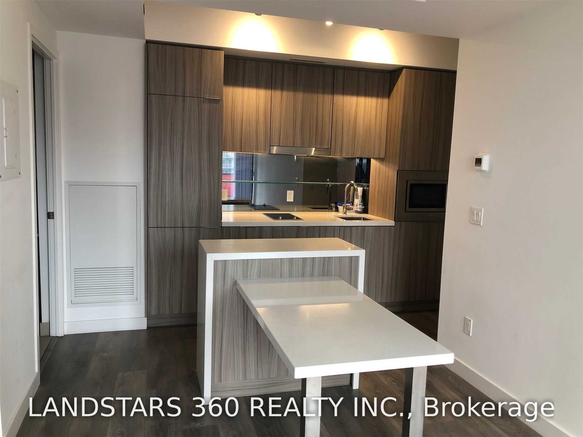 215 Queen Street W 2112, Toronto, ON M5V 0P5 photo 3
