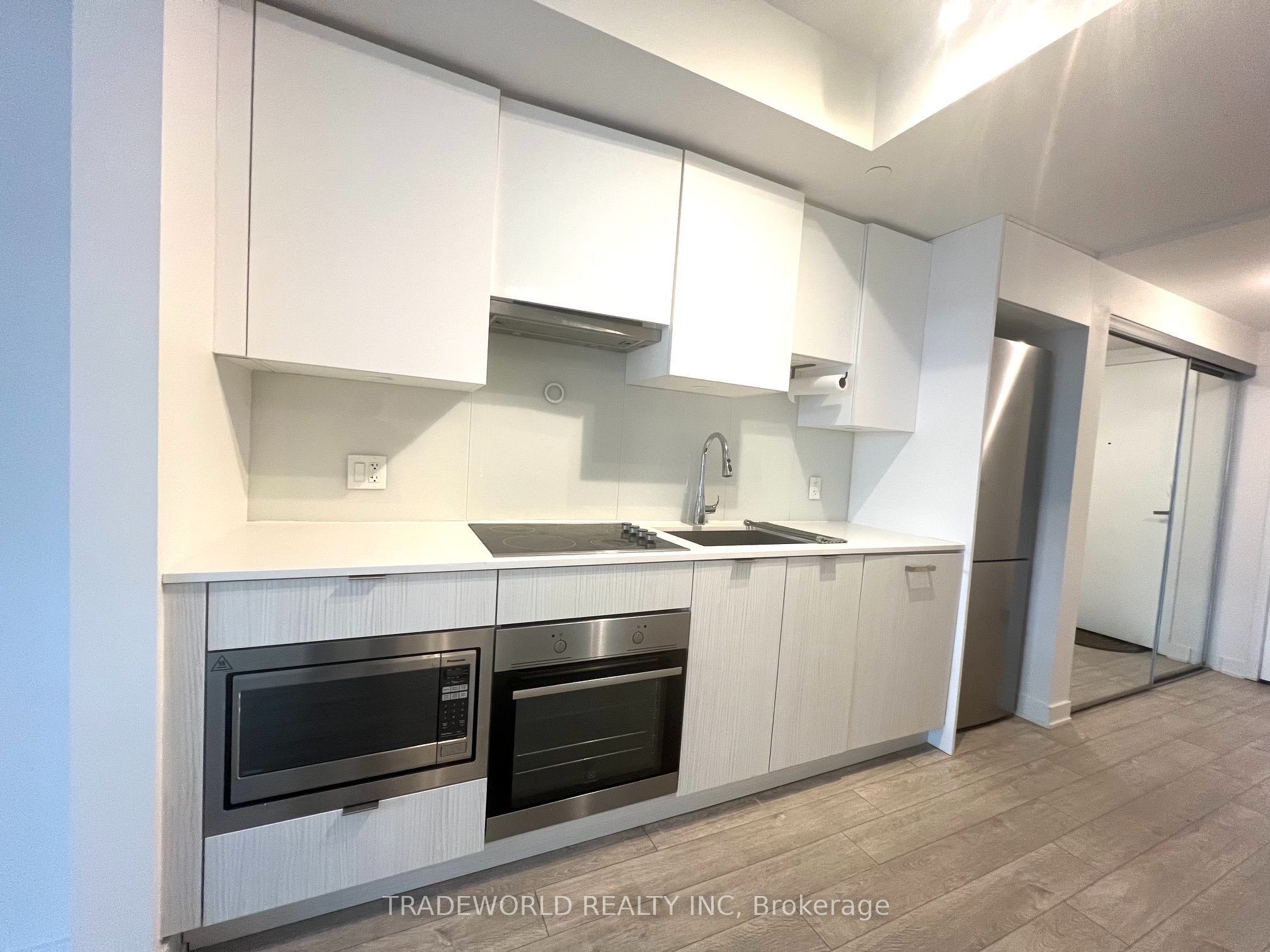 195 Redpath Avenue 2701, Toronto, ON M4P 0E4 photo 2