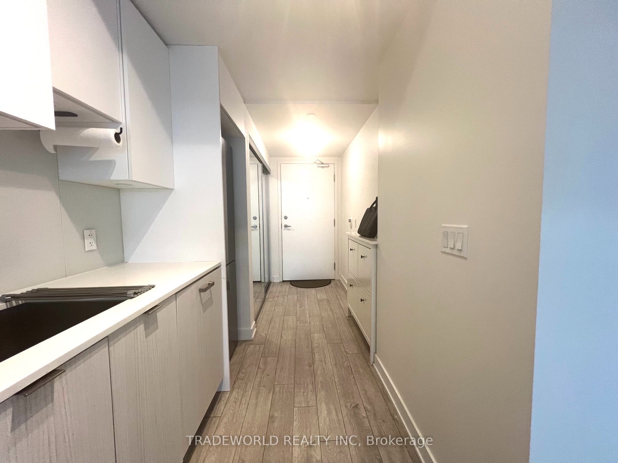 195 Redpath Avenue 2701, Toronto, ON M4P 0E4 photo 3