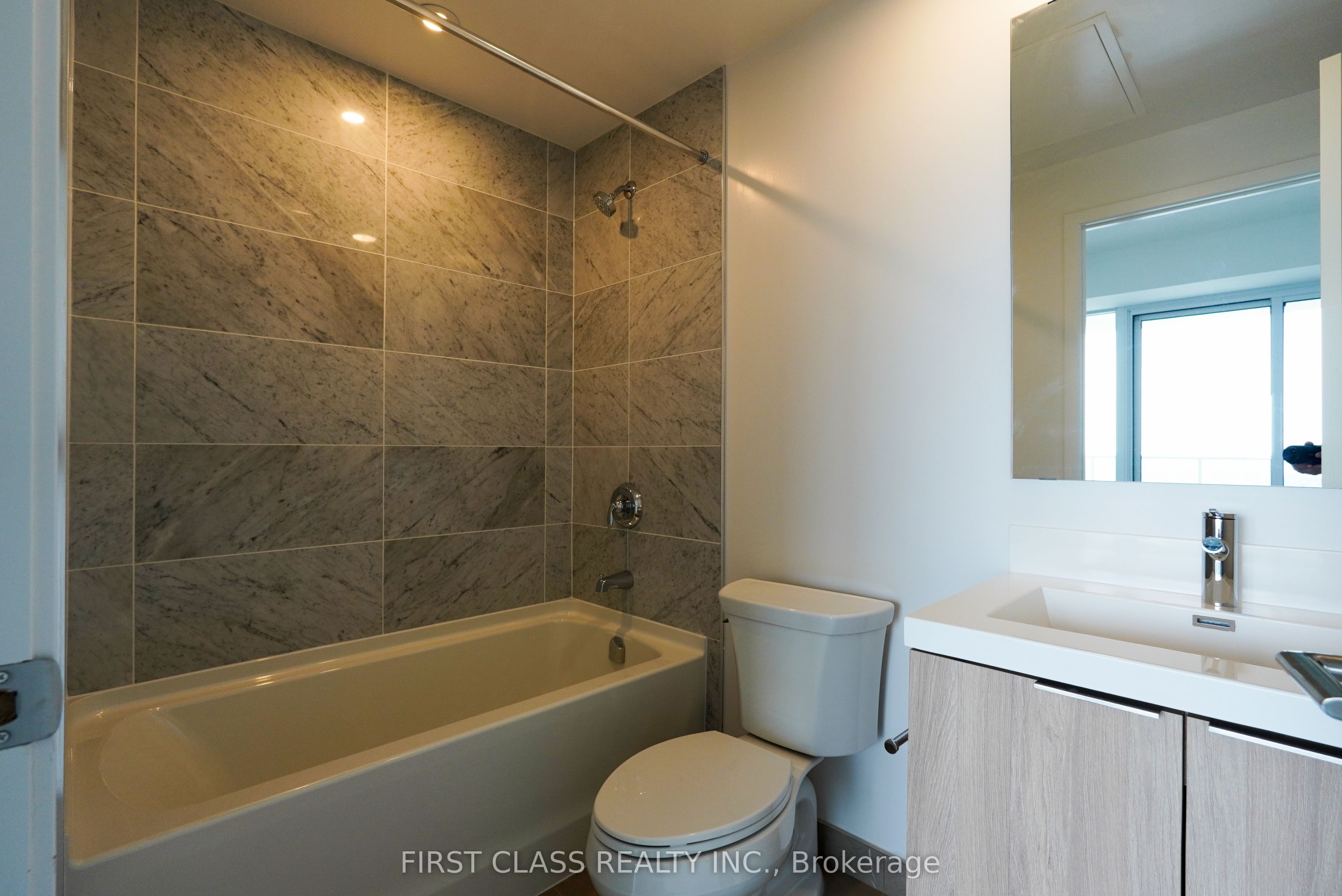 50 O'Neill Road 2804, Toronto, ON M3C 0R1 photo 5