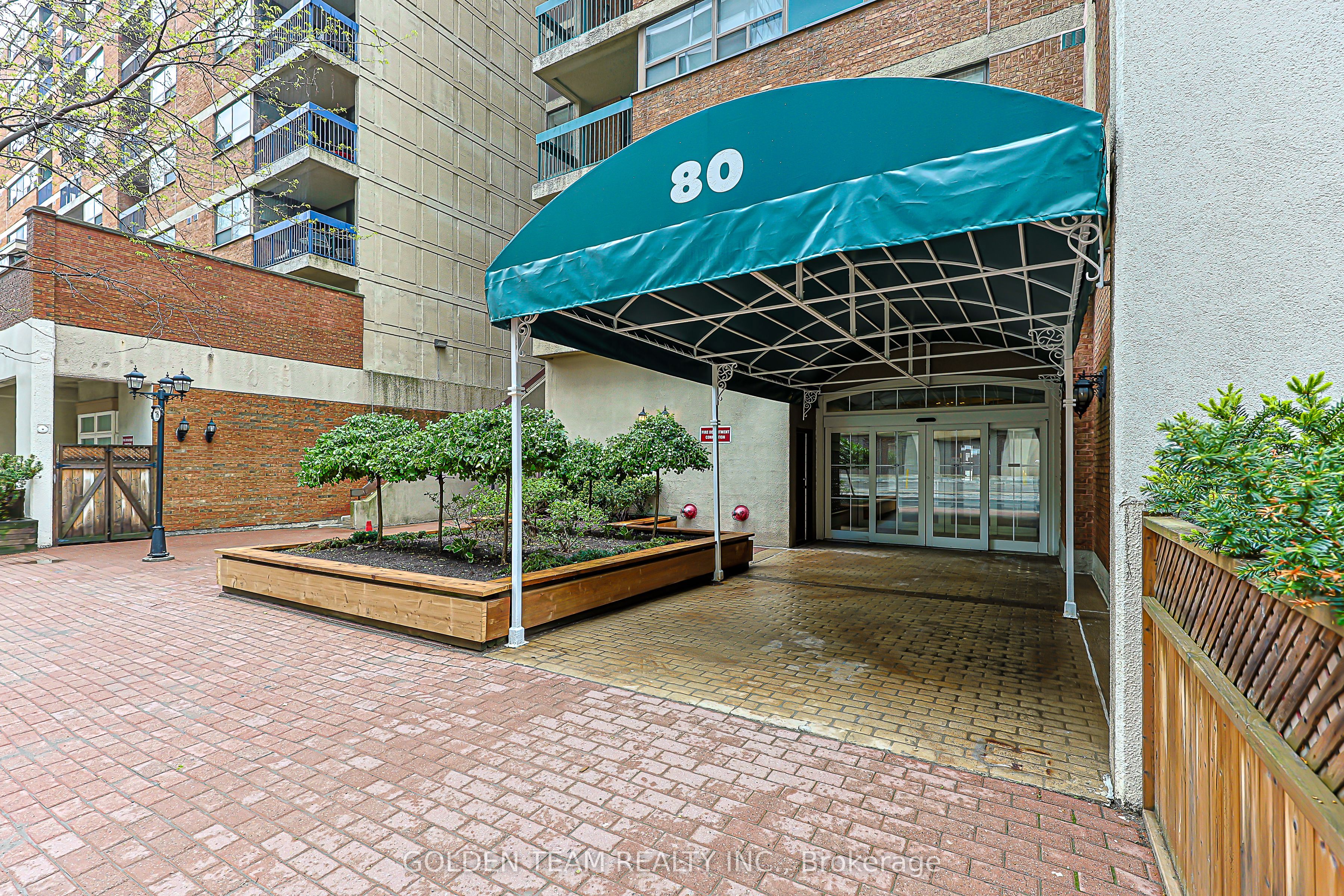 80 Saint Patrick Street 621, Toronto, ON M5T 2X6 photo 2