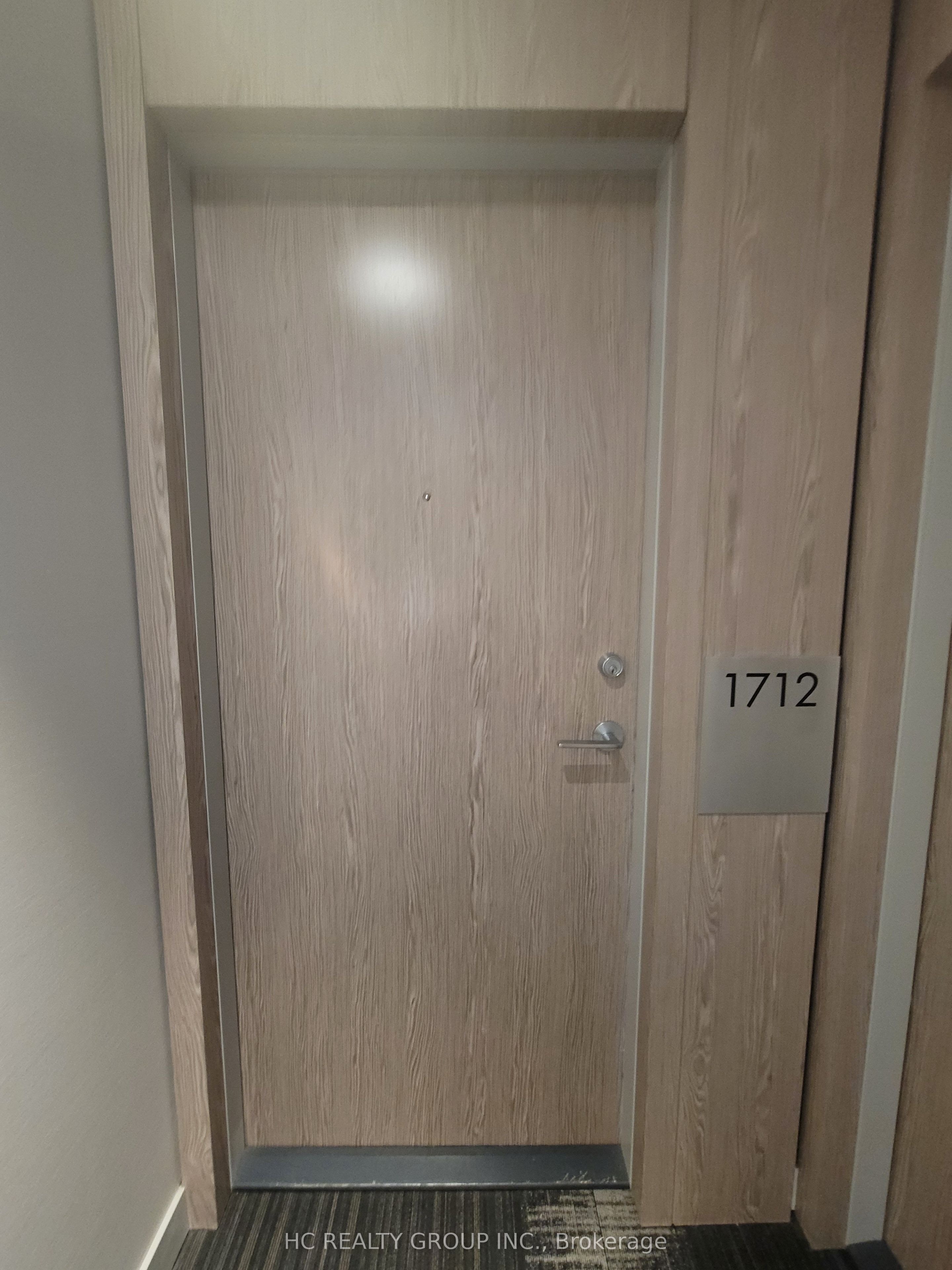 215 QUEEN Street W 1712, Toronto, ON M5V 0P5