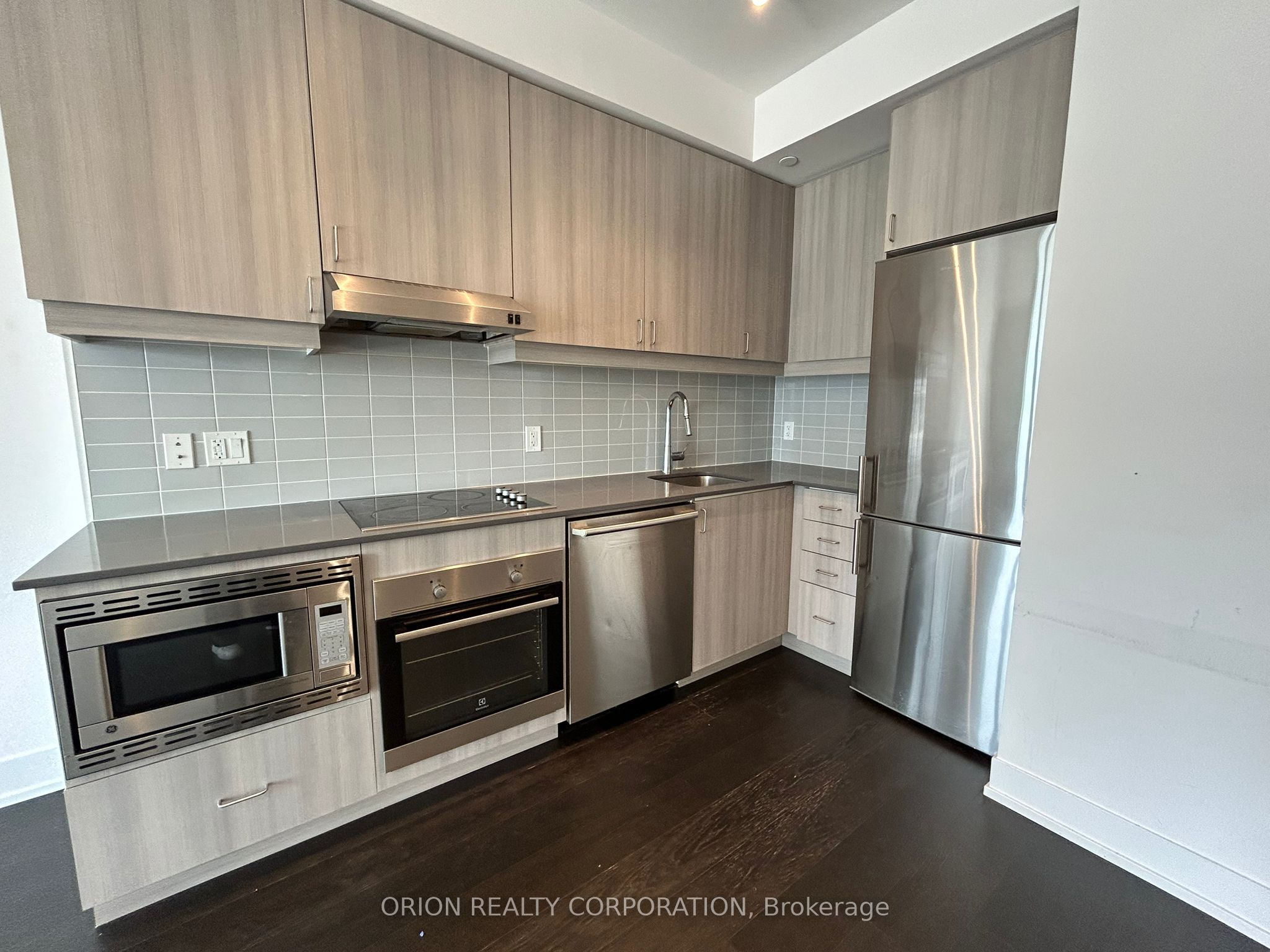 7 Kenaston Gardens 516, Toronto, ON M2K 0E9 photo 3