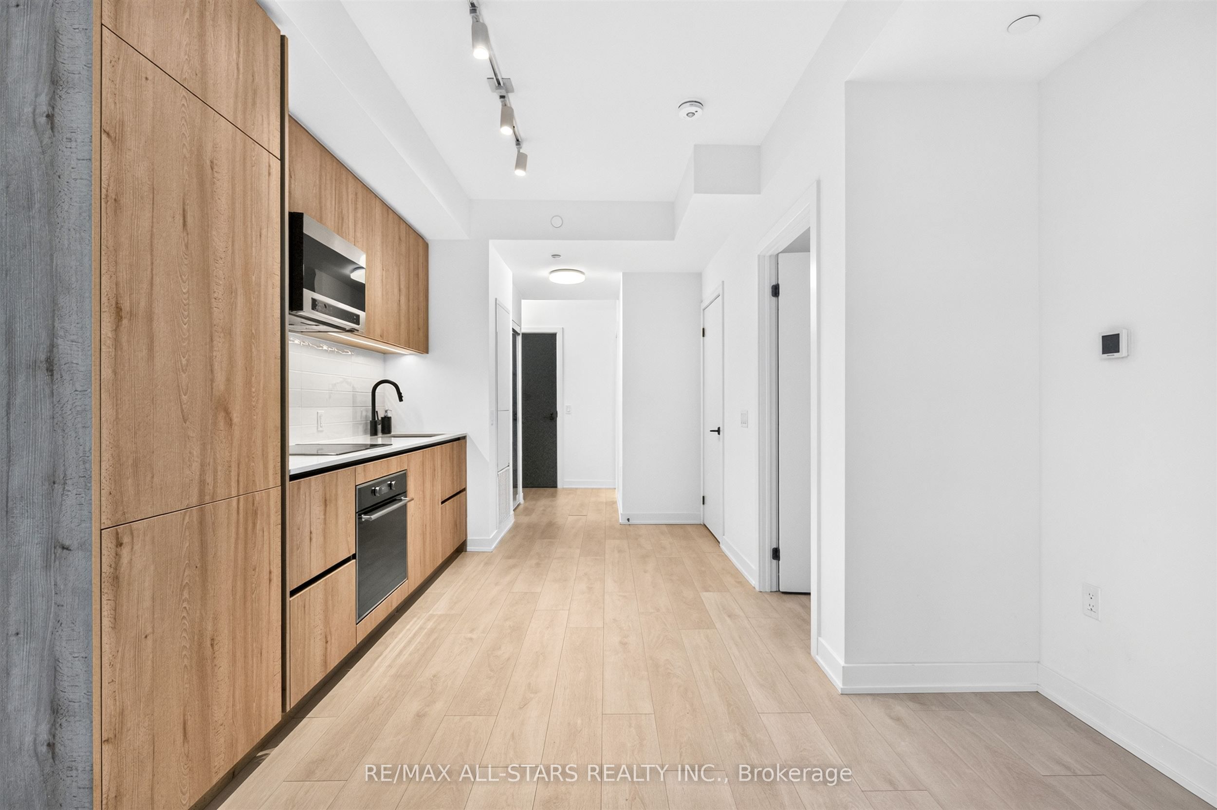 127 Broadway Avenue 1106, Toronto, ON M4P 1V4 photo 3