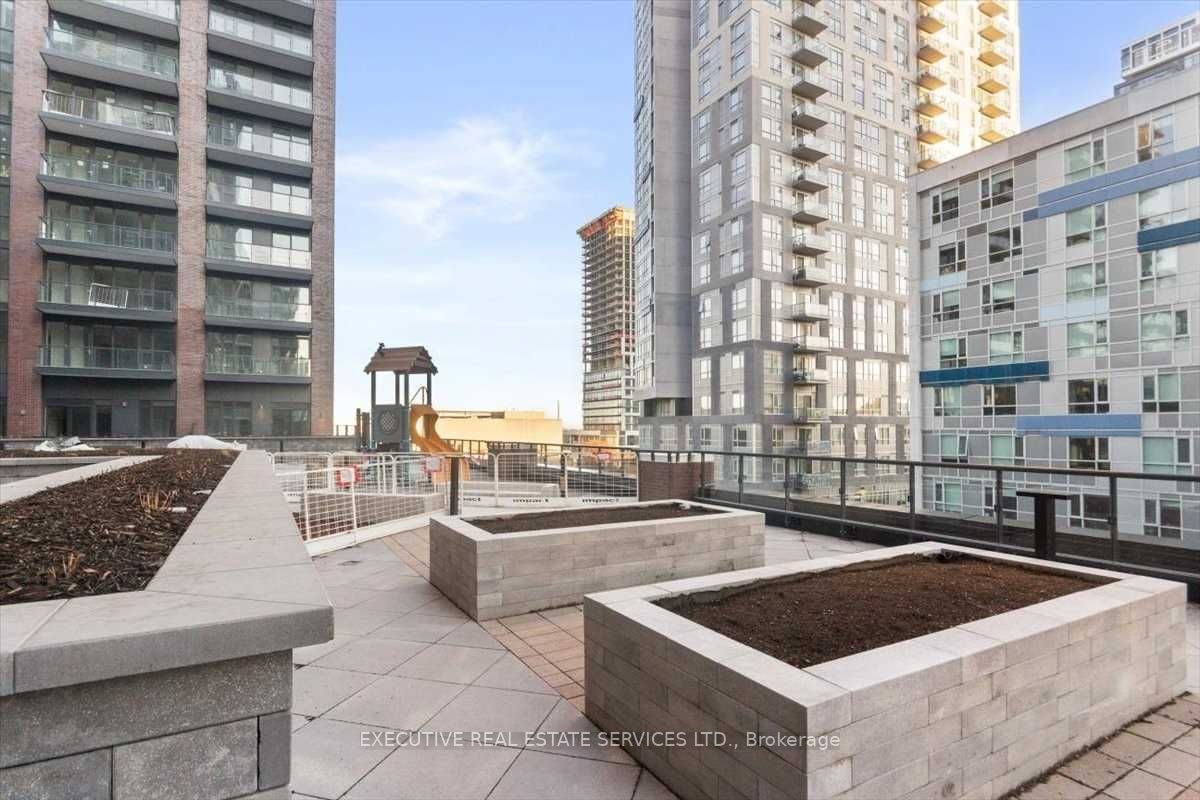 35 Tubman Avenue 413, Toronto, ON M5A 0M8 photo 4