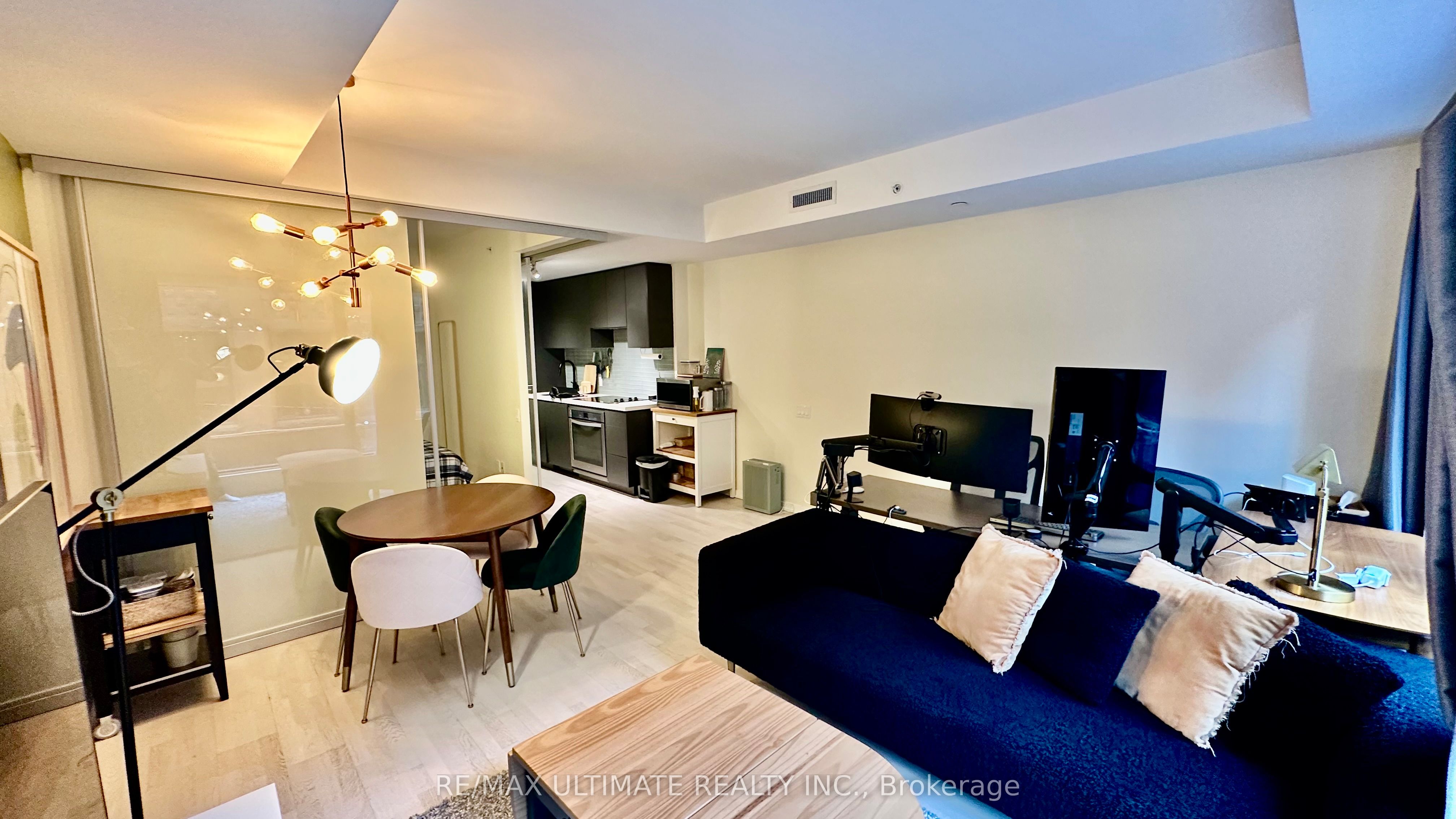 60 Colborne Street 217, Toronto, ON M5E 0B7 photo 4