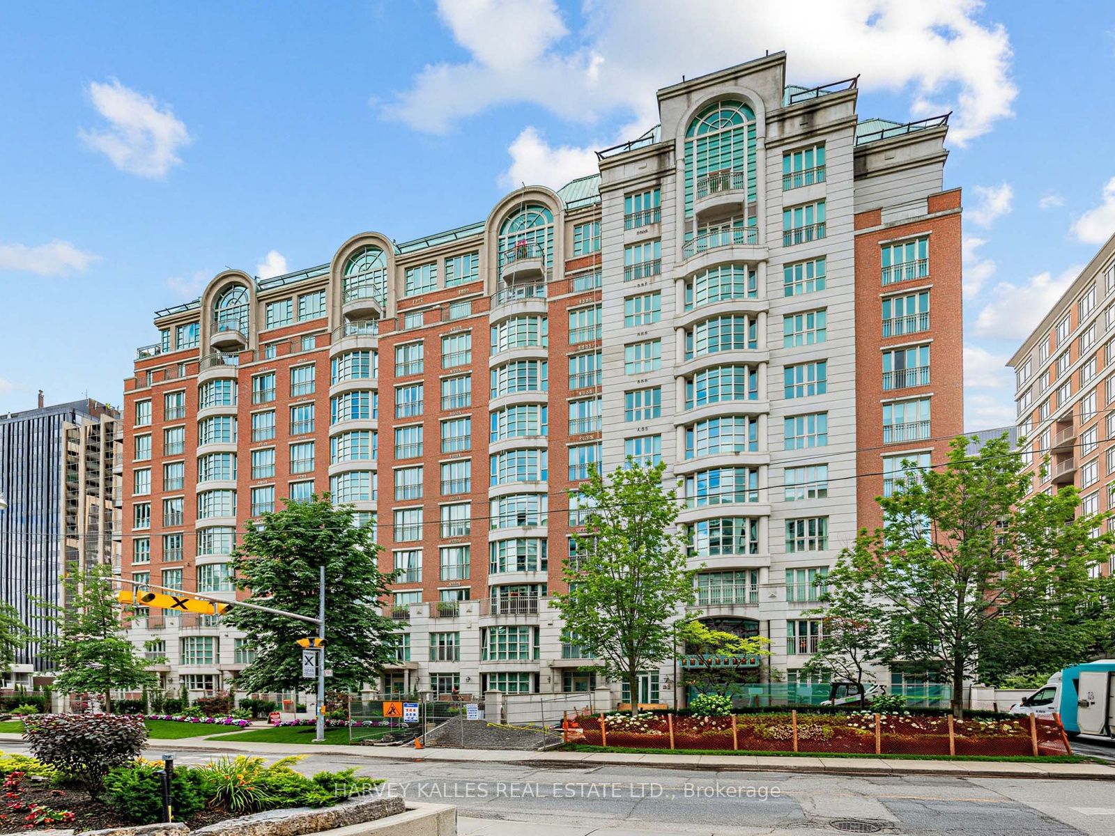 33 Delisle Avenue 704, Toronto, ON M4V 3C7