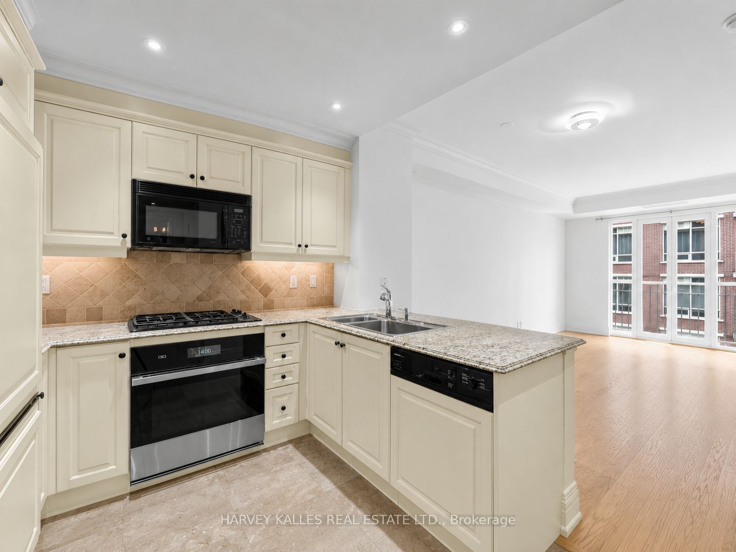 33 Delisle Avenue 704, Toronto, ON M4V 3C7 photo 5
