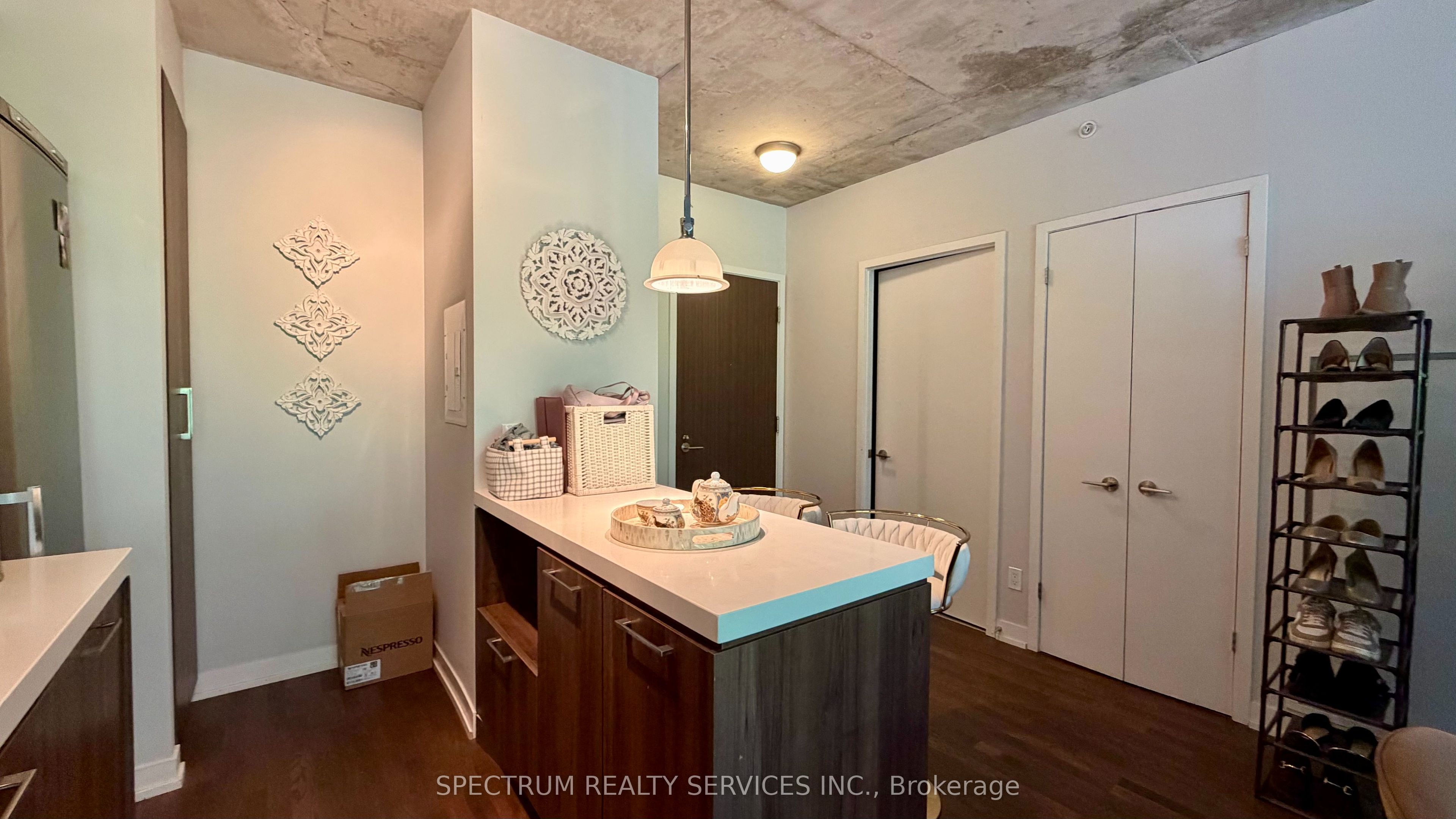 560 King Street W 201, Toronto, ON M5V 2N2 photo 4
