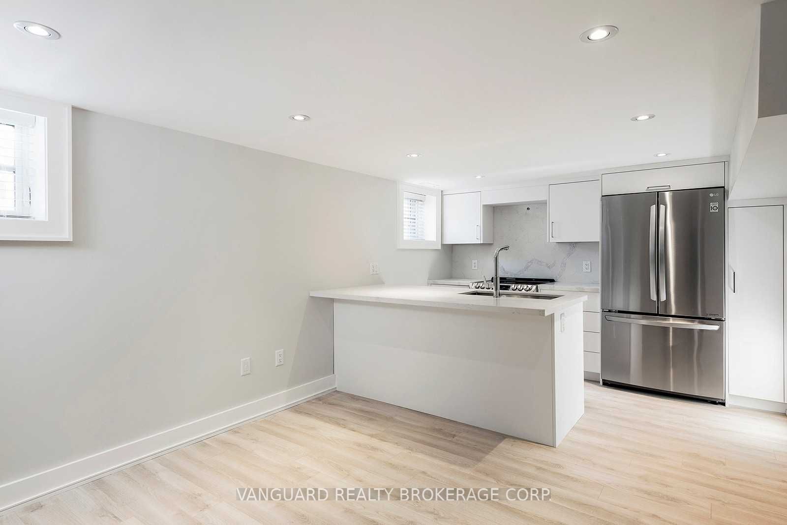 187 Brooke Avenue Basement, Toronto, ON M5M 2K7 photo 3