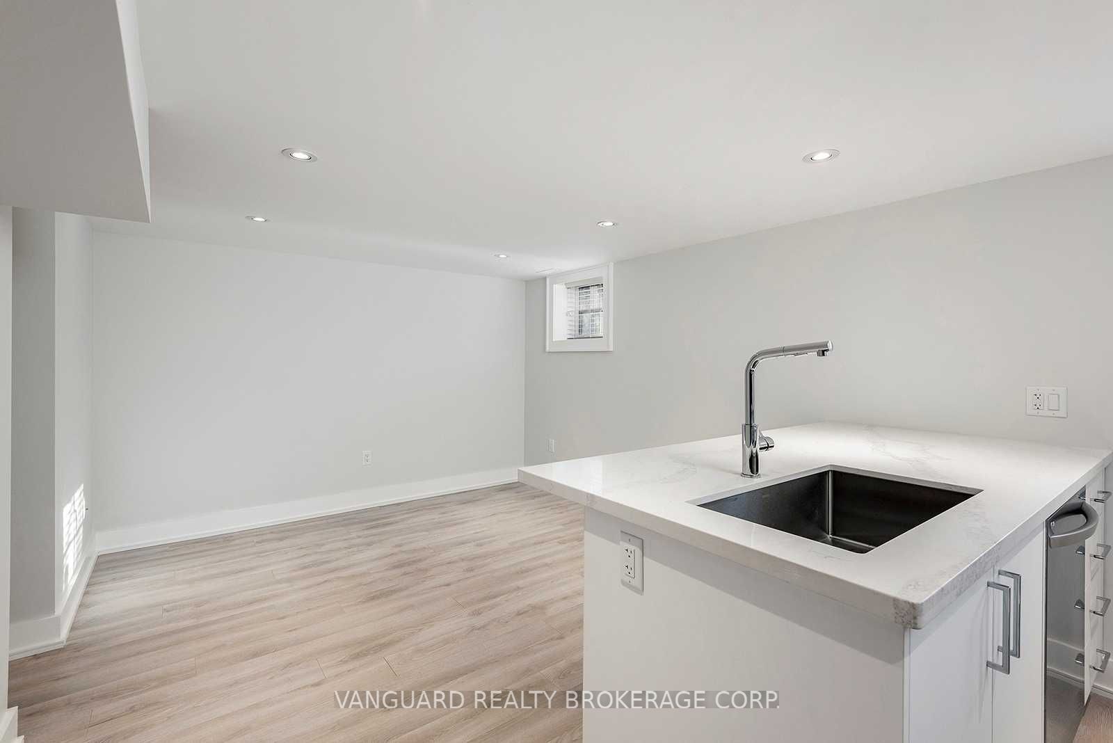 187 Brooke Avenue Basement, Toronto, ON M5M 2K7 photo 5