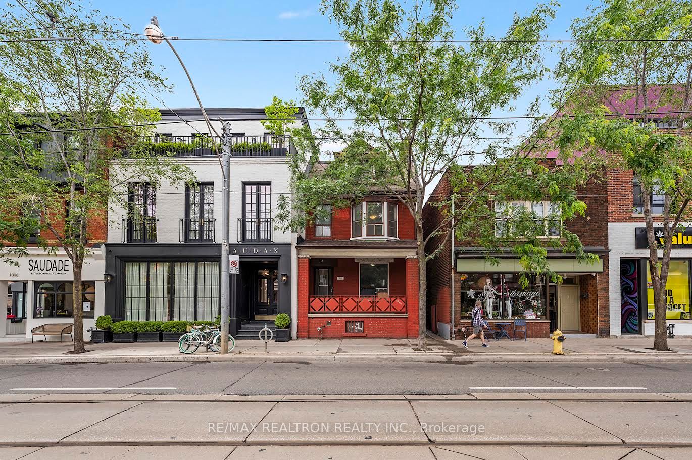 1000 Dundas Street W, Toronto, ON M6J 1W6 photo 3