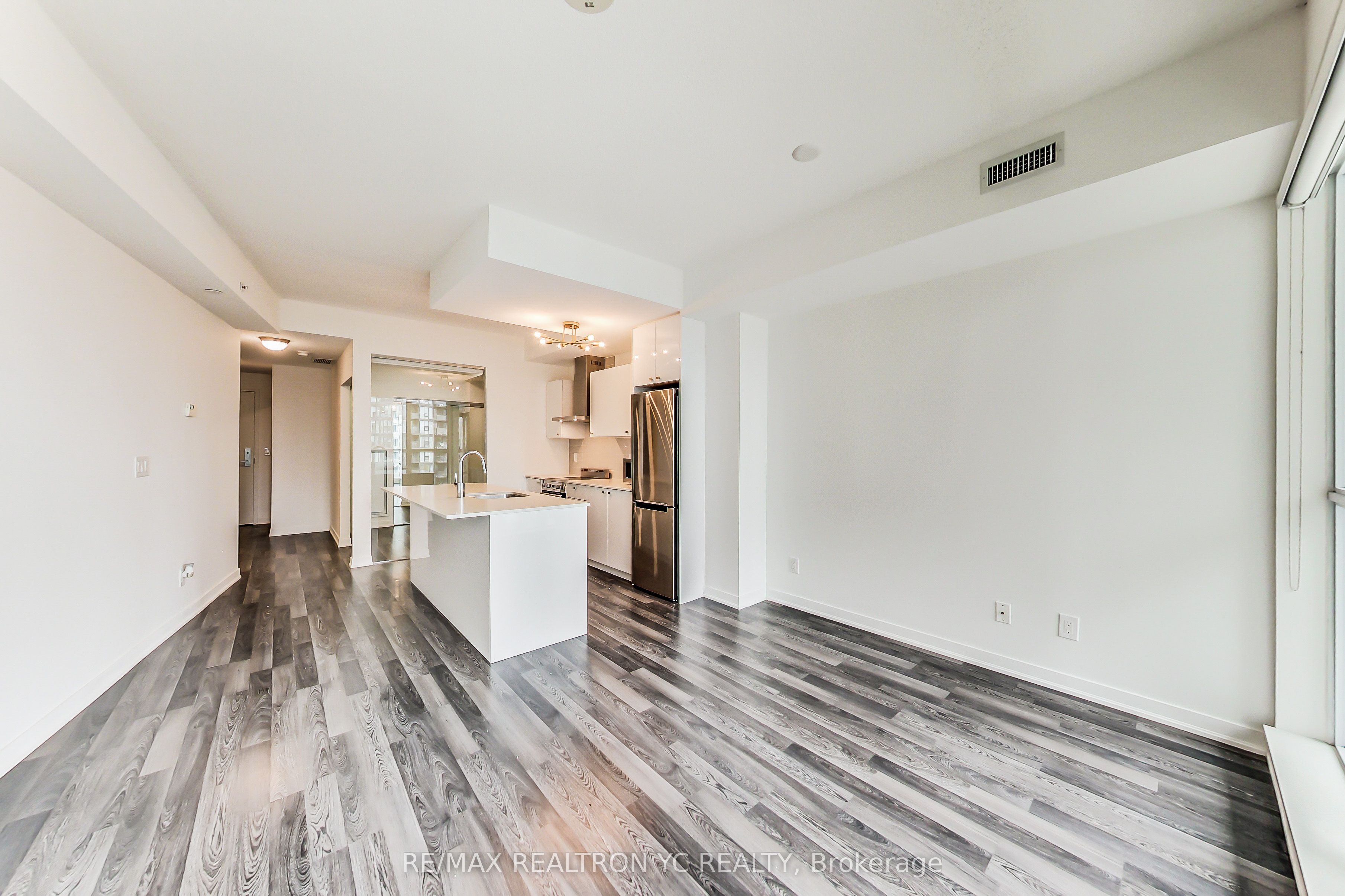 51 East Liberty Street 1705, Toronto, ON M6K 3P8 photo 2
