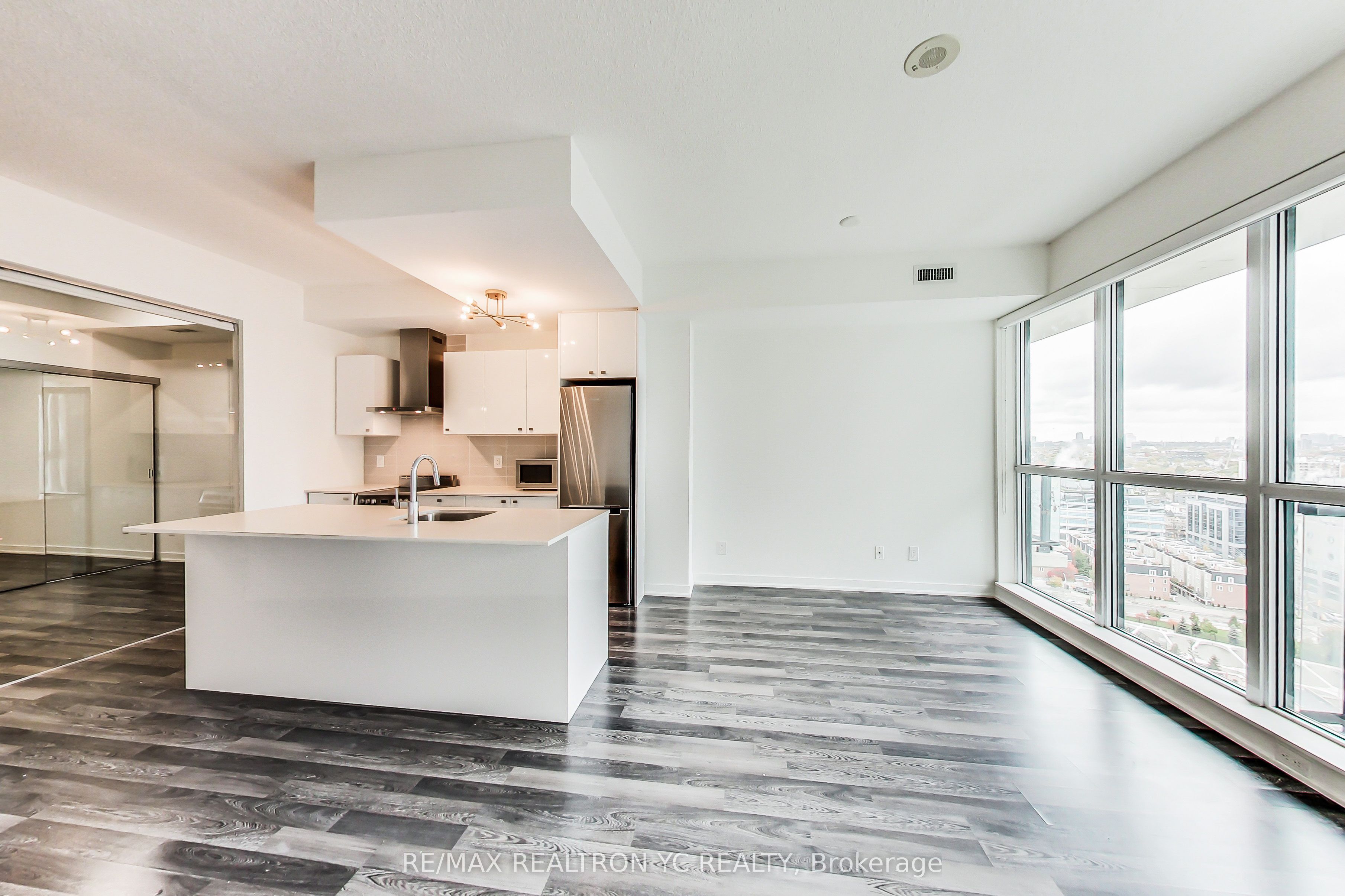 51 East Liberty Street 1705, Toronto, ON M6K 3P8 photo 3