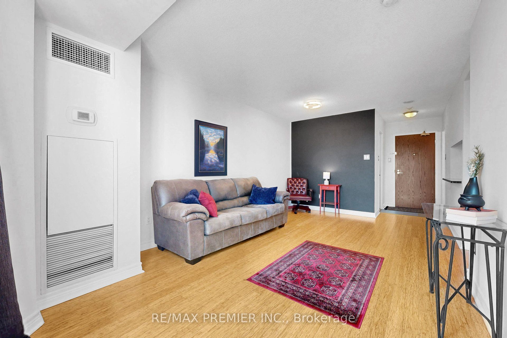 1055 Bay Street 1804, Toronto, ON M5S 3A3 photo 2
